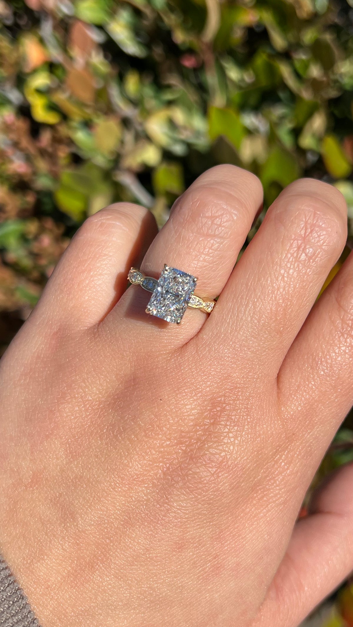 Miley 3.01ct F-VS1 Radiant Cut Lab Grown Diamond Engagement Ring 14K Gold