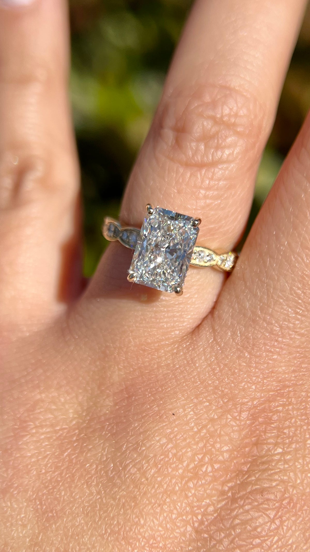 Miley 3.01ct F-VS1 Radiant Cut Lab Grown Diamond Engagement Ring 14K Gold