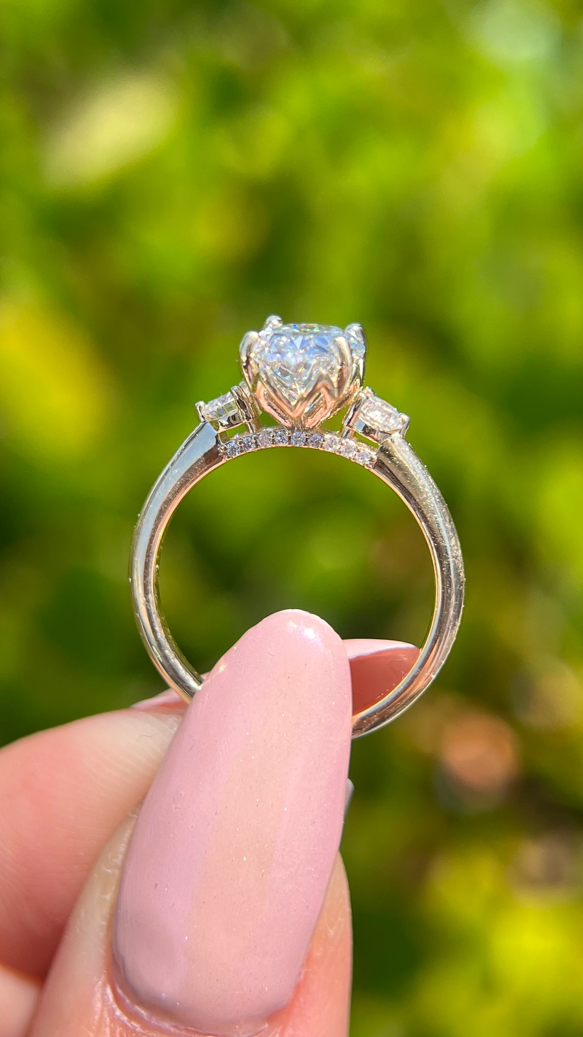 Ollie 1.91ct E-VS1 Oval Cut Lab Grown Diamond Engagement Ring 14K Gold