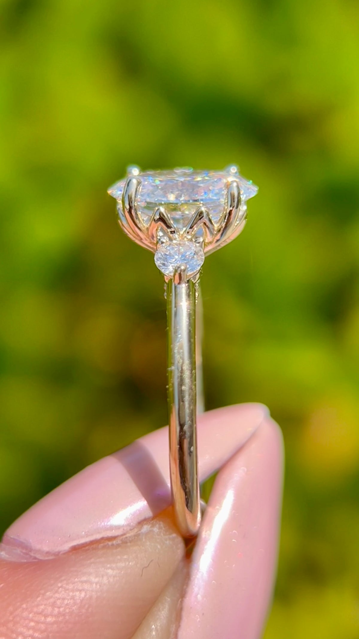 Ollie 1.91ct E-VS1 Oval Cut Lab Grown Diamond Engagement Ring 14K Gold