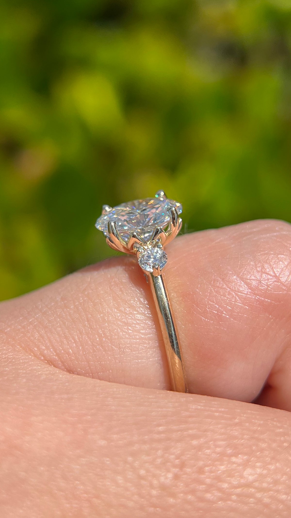 Ollie 1.91ct E-VS1 Oval Cut Lab Grown Diamond Engagement Ring 14K Gold