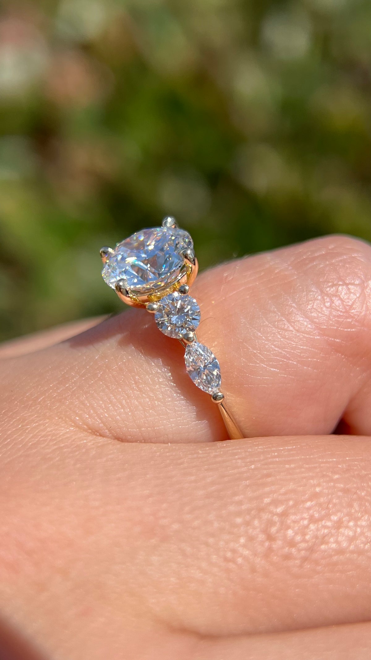 Melly 2.90ct E-VS1 Round Cut Lab Grown Diamond Engagement Ring 14K Gold