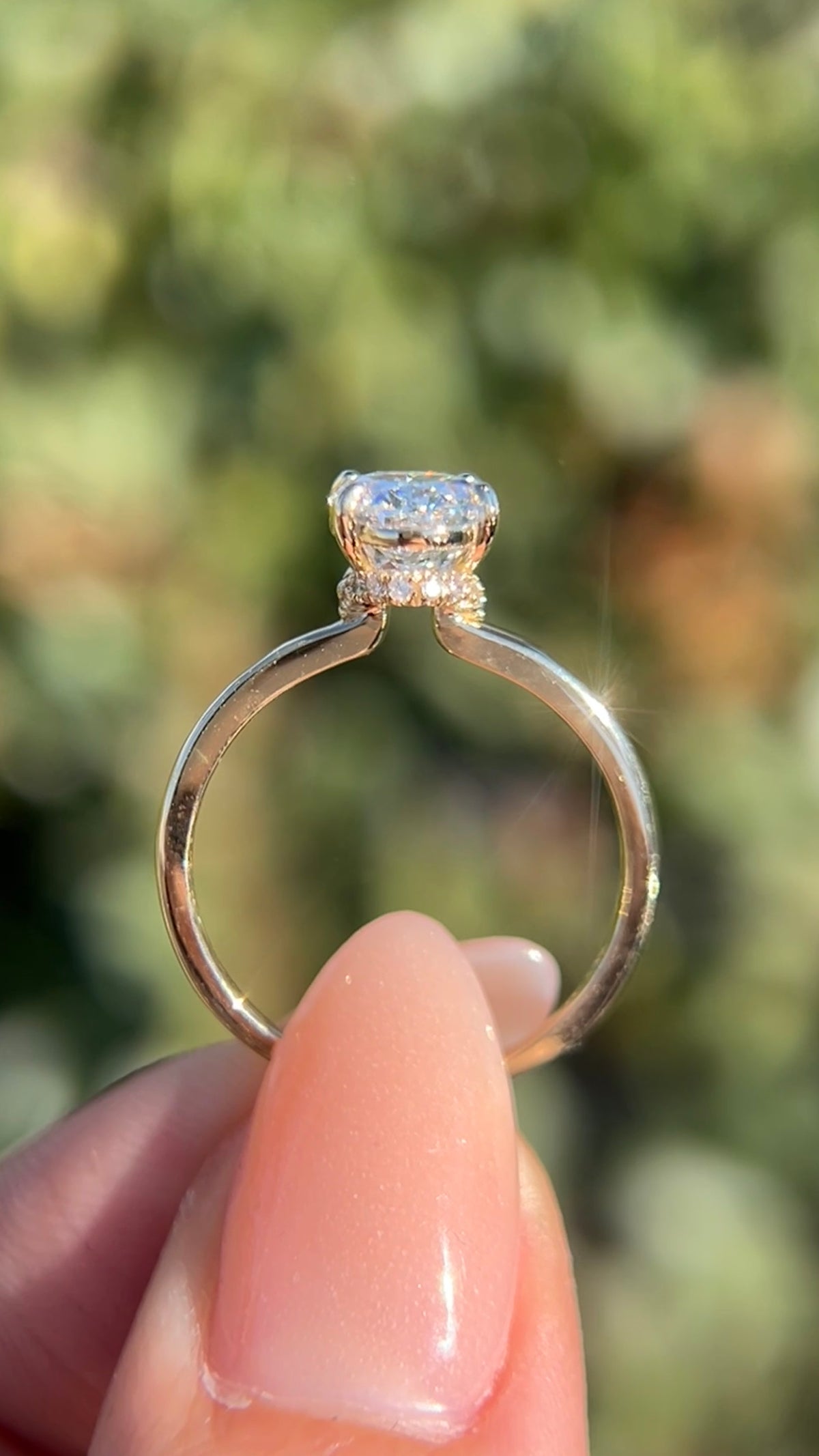 Sadie 1.58ct E-VS1 Oval Cut Lab Grown Diamond Engagement Ring 14K Gold