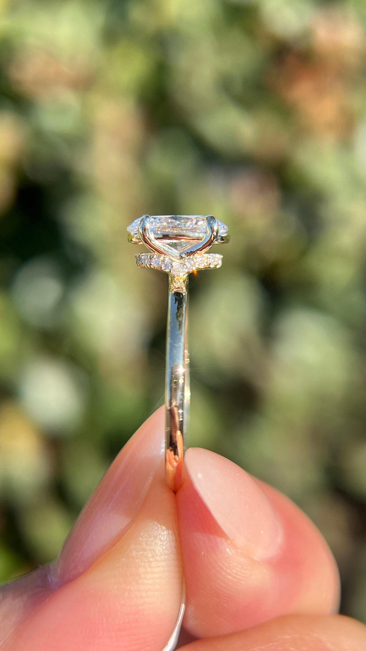 Sadie 1.58ct E-VS1 Oval Cut Lab Grown Diamond Engagement Ring 14K Gold