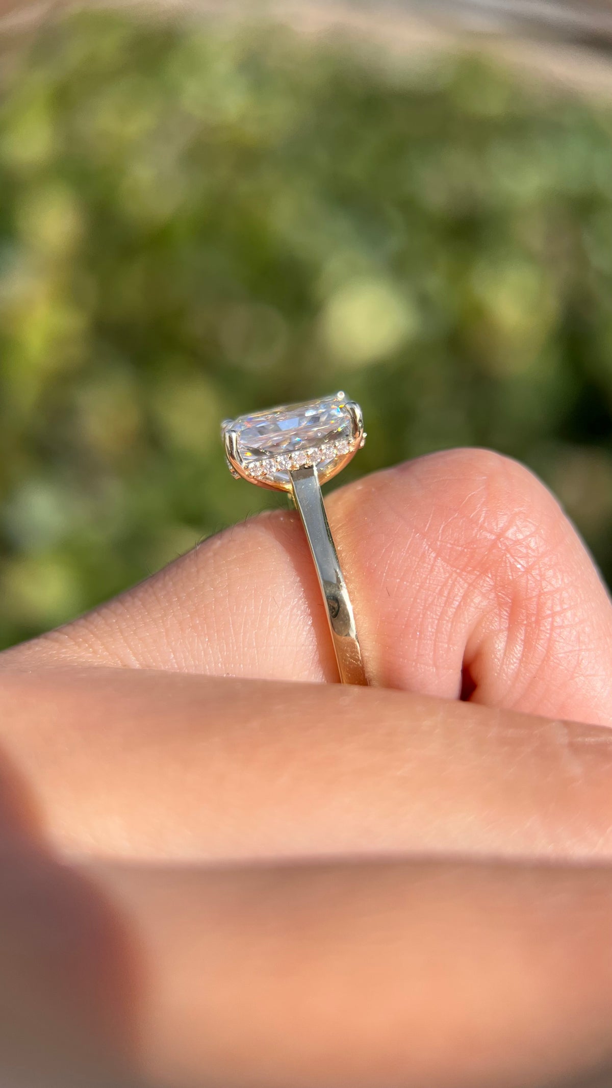 Ashlee 3.01ct F-VS1 Radiant Cut Lab Grown Diamond Engagement Ring 14K Gold