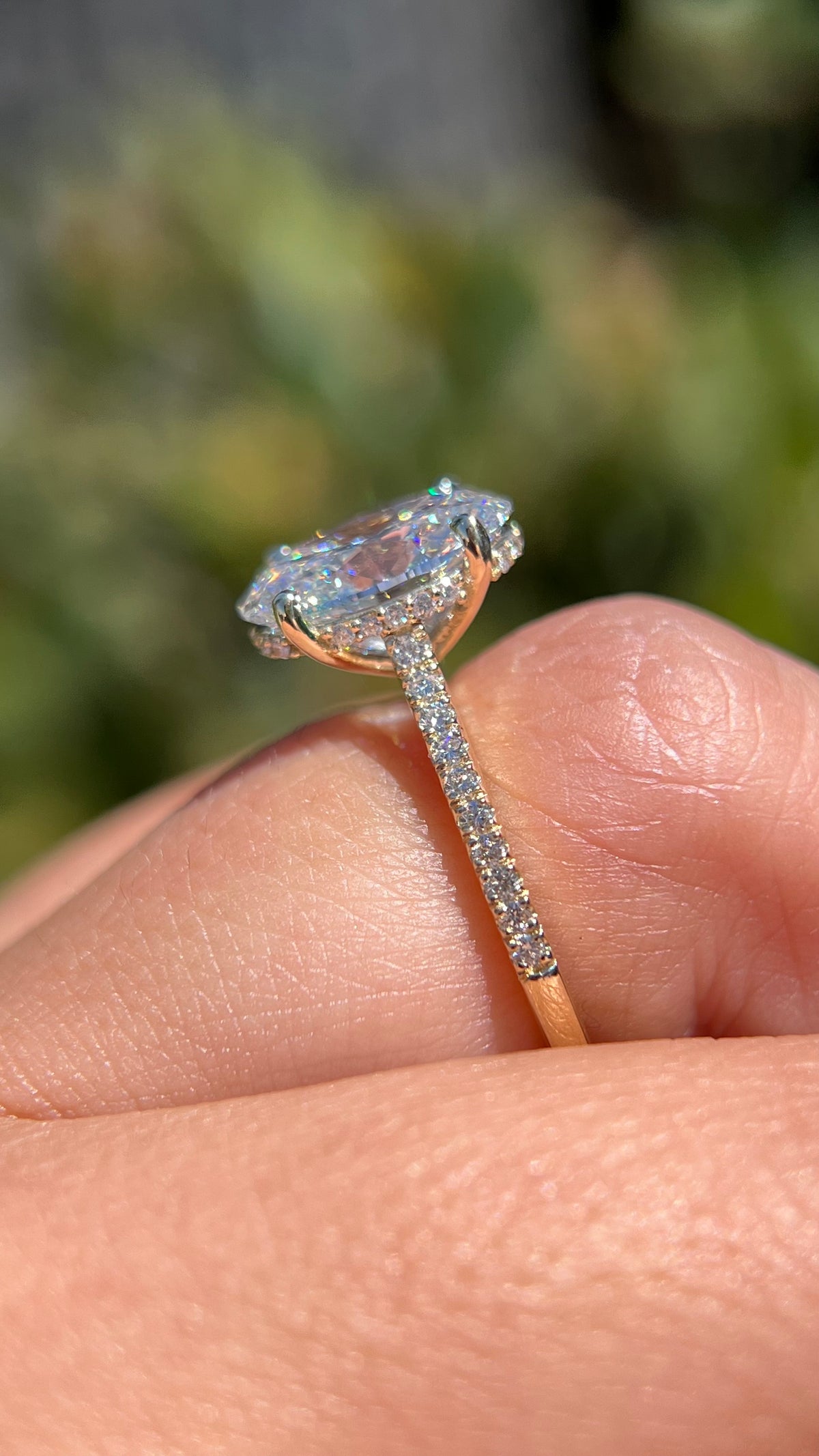 Jodi 3.09ct E-VS1 Oval Cut Lab Grown Diamond Engagement Ring 14K Gold