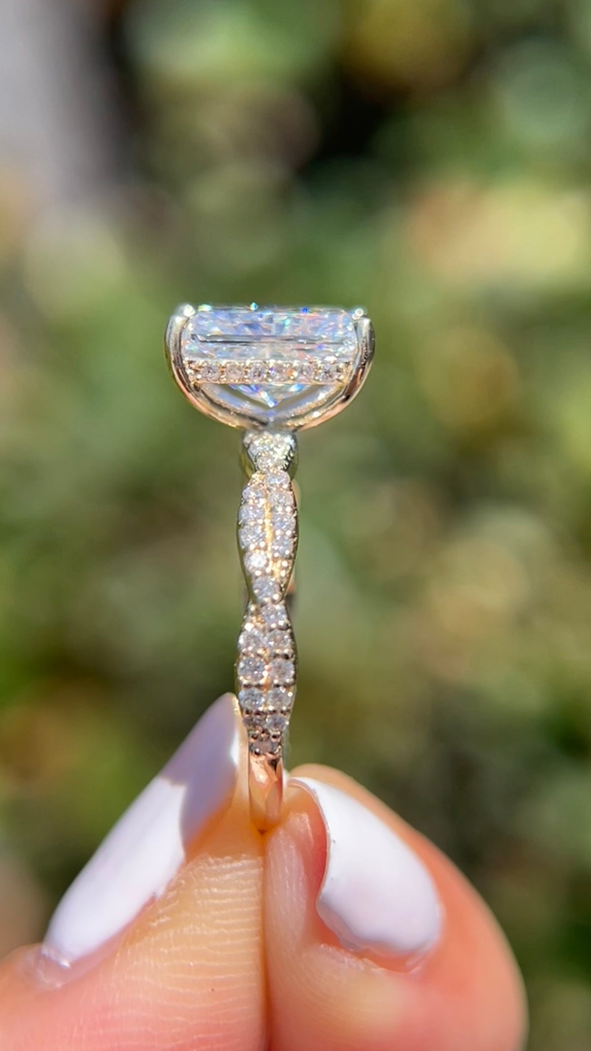 Laura 2.57ct E-VS1 Radiant Cut Lab Grown Diamond Engagement Ring 14K Gold