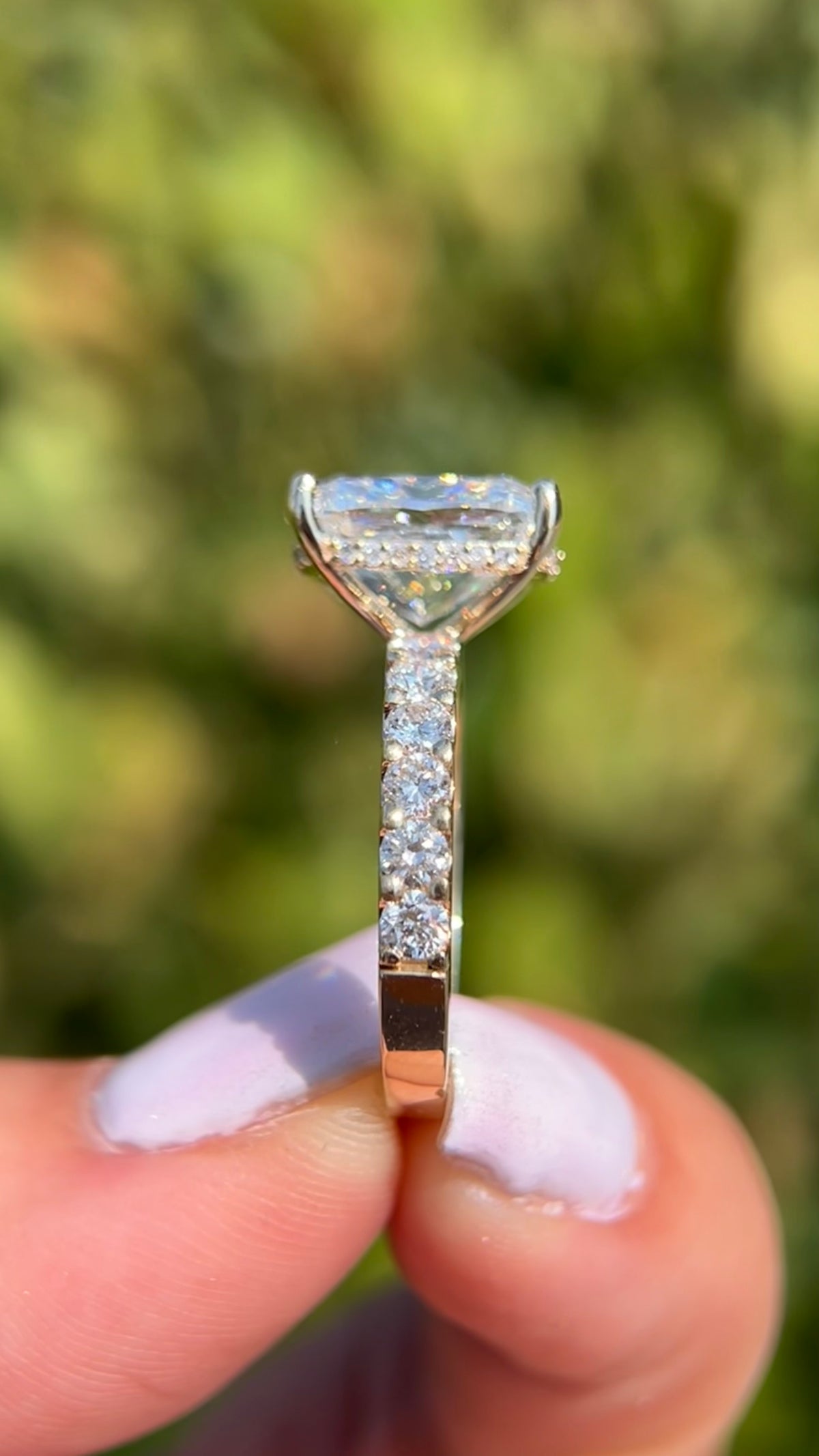 Jada 5.06ct E-VS1 Elongated Cushion Lab Diamond Engagement Ring 14K Gold