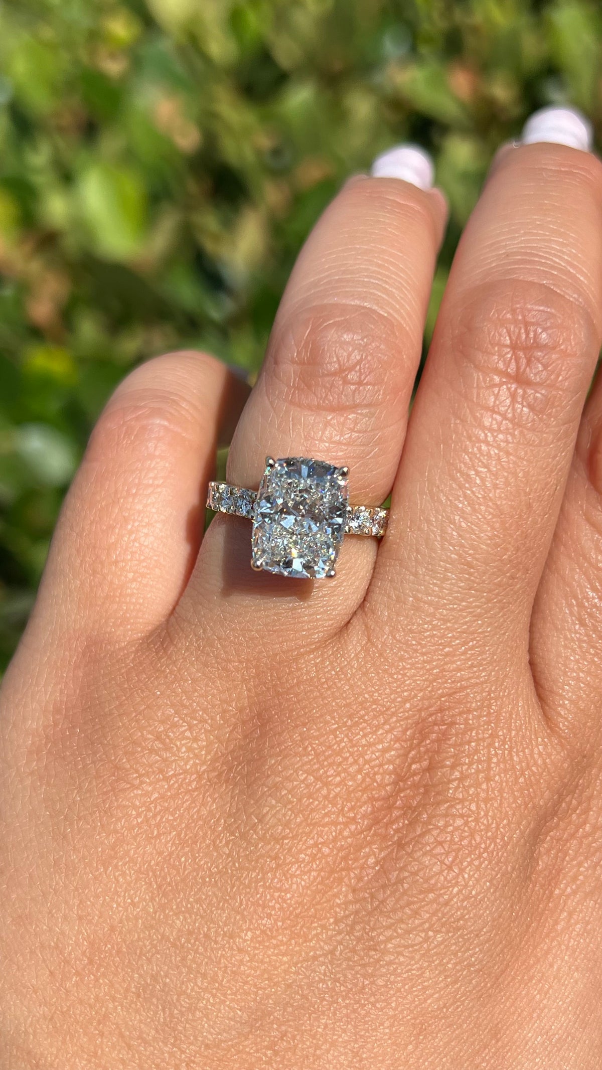 Jada 5.06ct E-VS1 Elongated Cushion Lab Diamond Engagement Ring 14K Gold