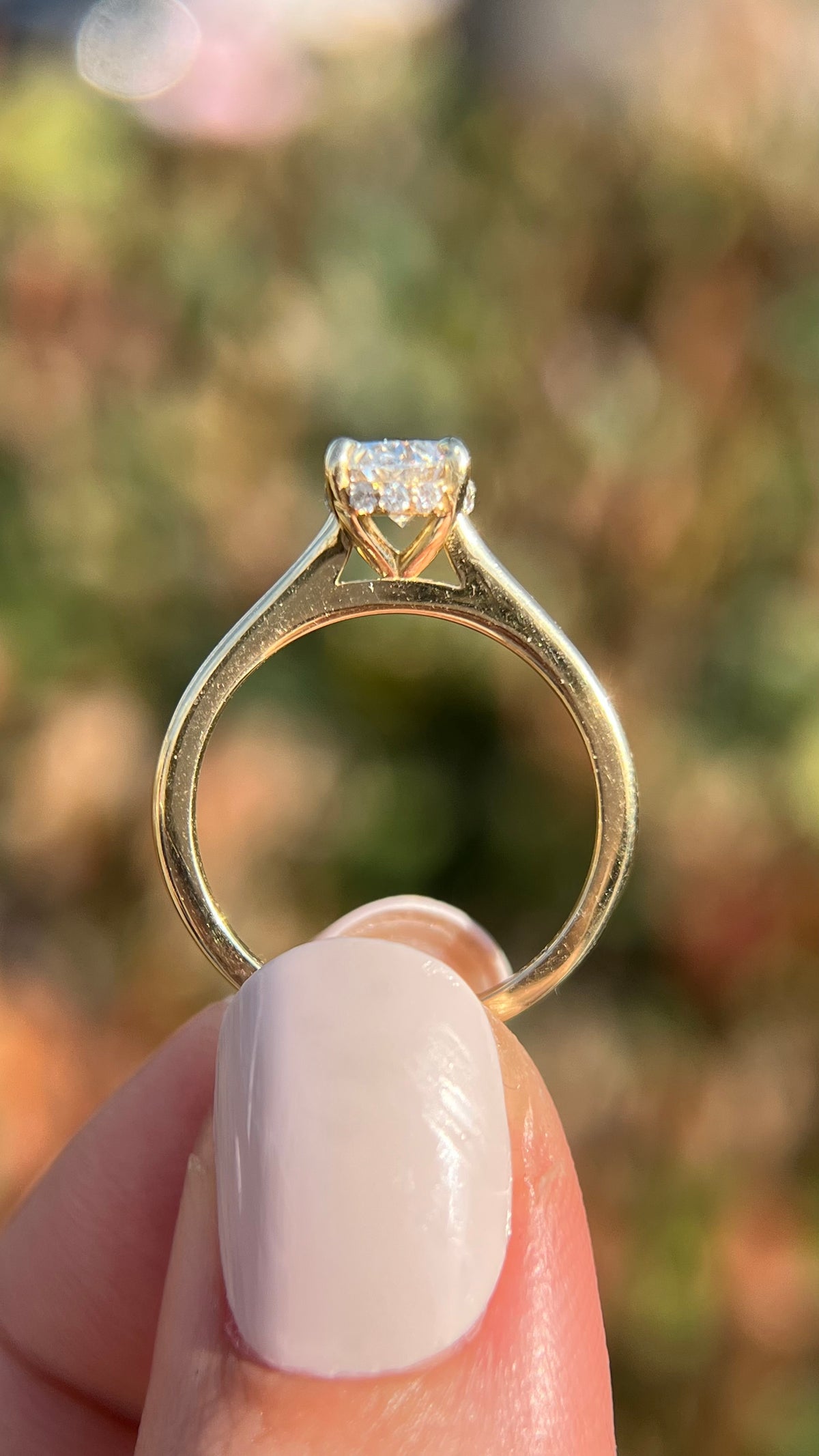 Ava 1.00ct E-SI1 Oval Cut Lab Grown Diamond Engagement Ring 14K Gold