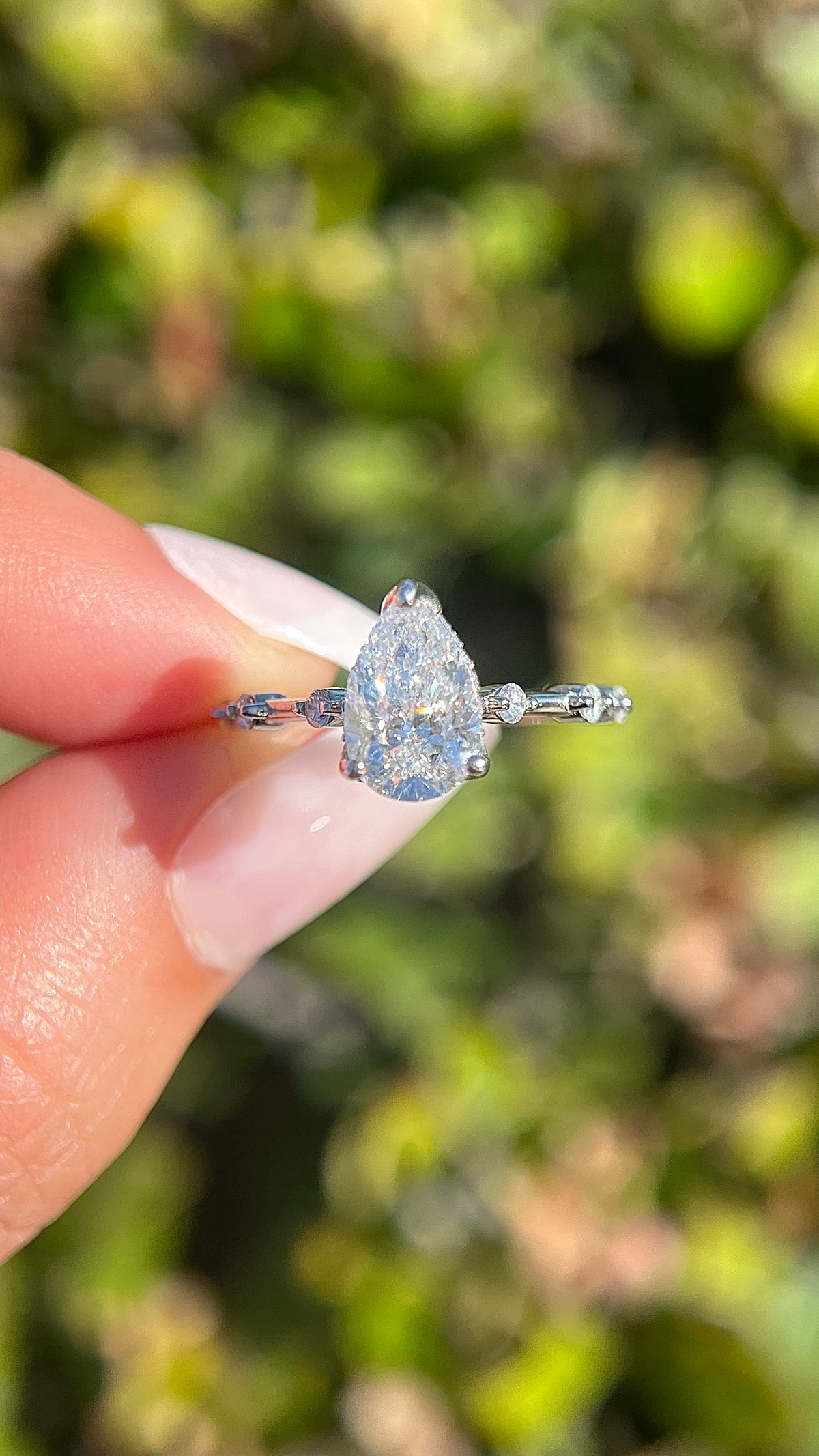 Belle 1.38ct F-VS1 Pear Cut Lab Grown Diamond Engagement Ring 14K Gold