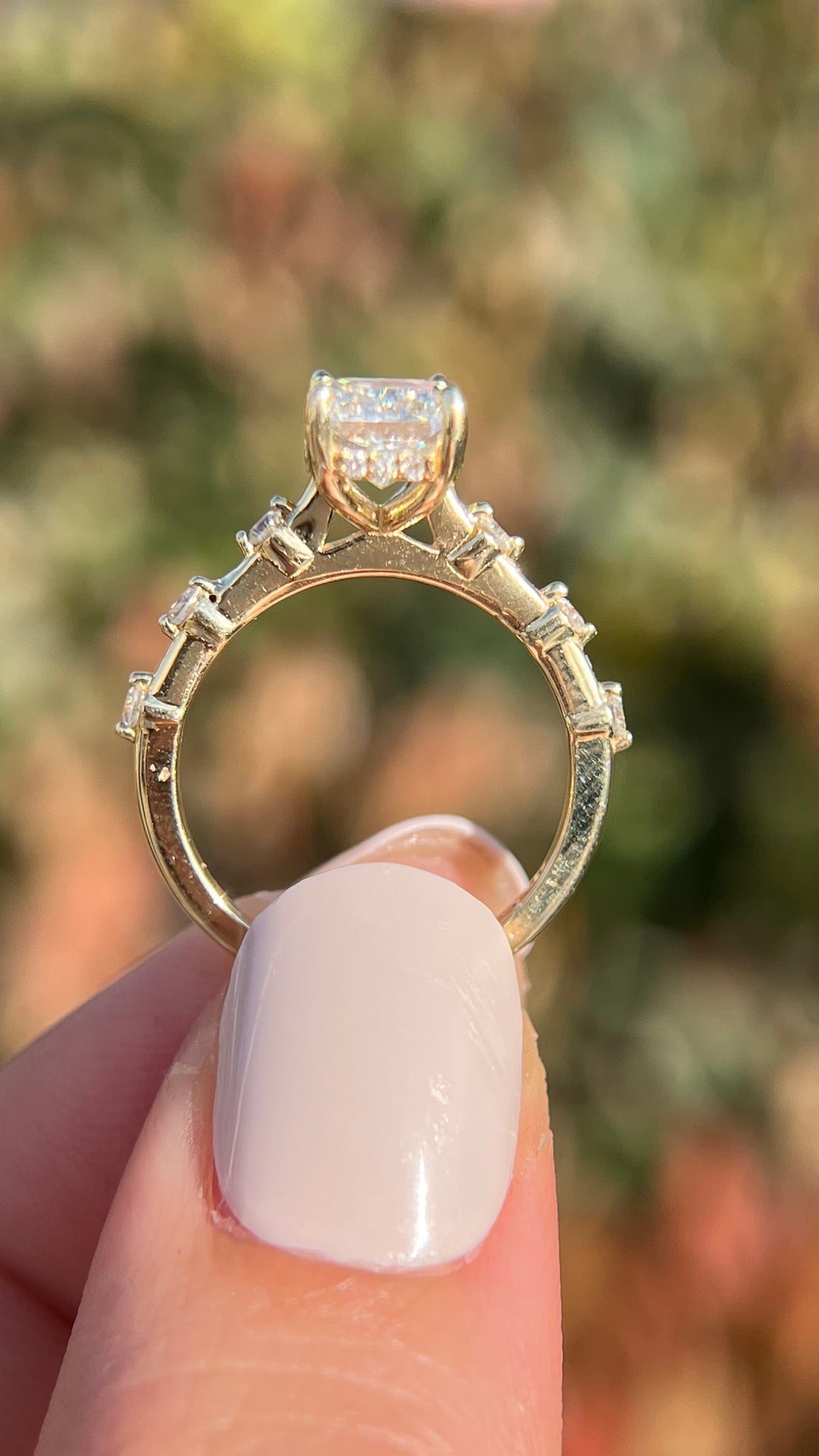 Belle 2.07ct F-VS1 Radiant Cut Lab Grown Diamond Engagement Ring 14K Gold