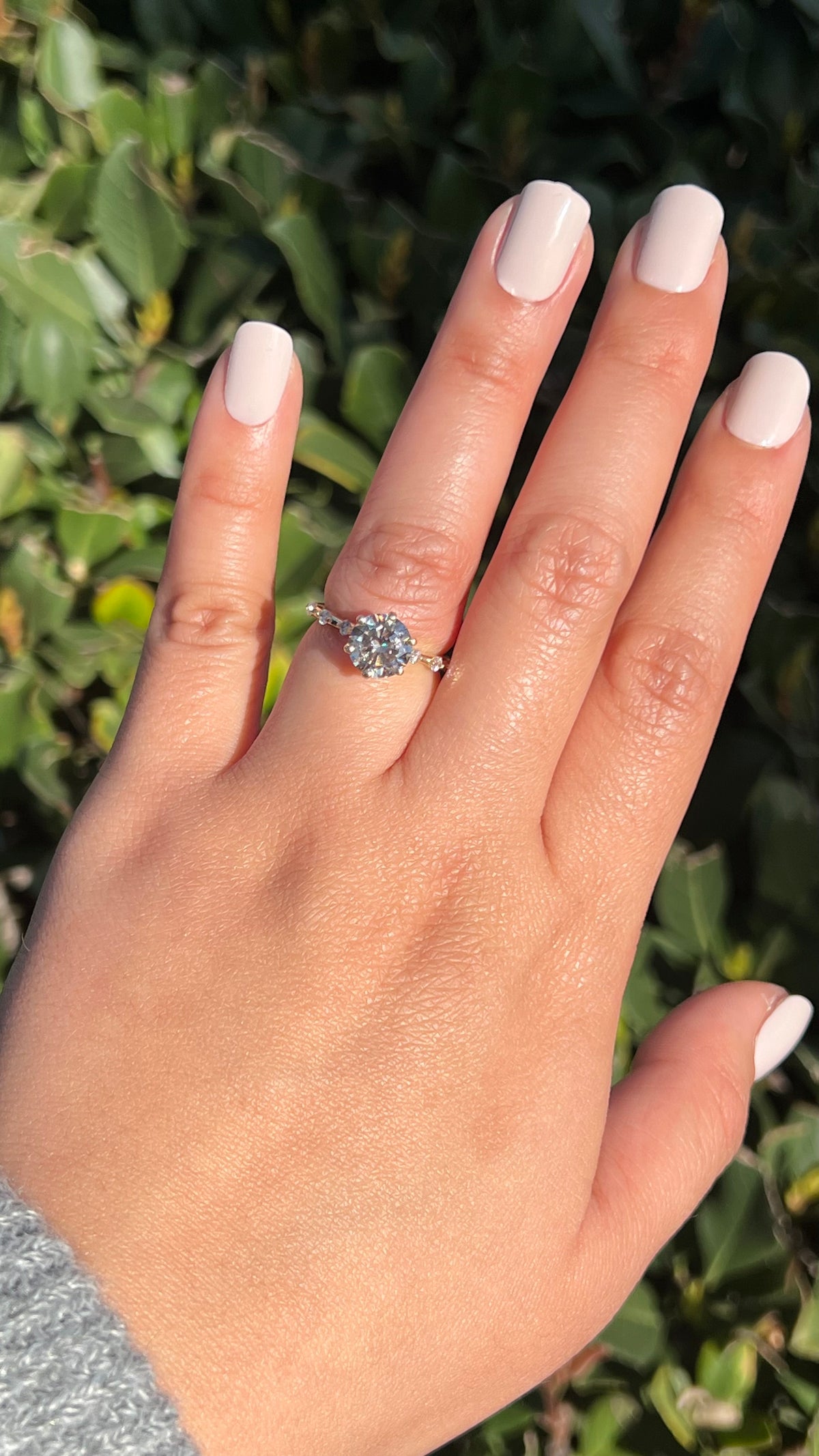 Belle 2.09ct E-VS1 Round Cut Lab Grown Diamond Engagement Ring 14K Gold