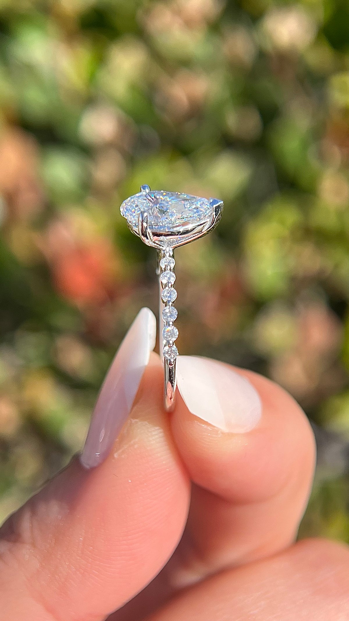 Iris 1.38ct F-VS1 Pear Cut Lab Grown Diamond Engagement Ring 14K Gold