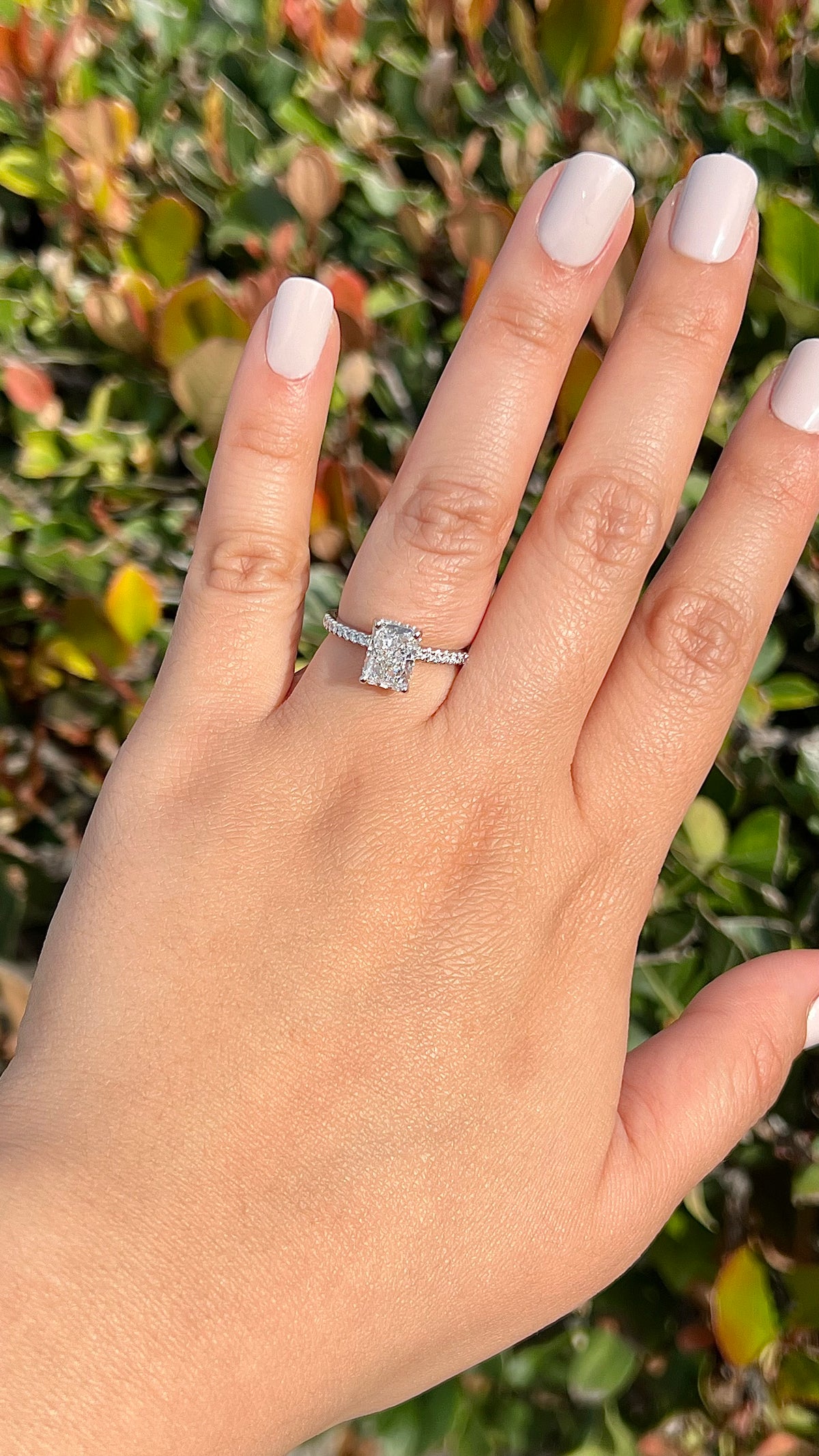 Jada 2.26ct E-VS1 Radiant Cut Lab Grown Diamond Engagement Ring 14K Gold