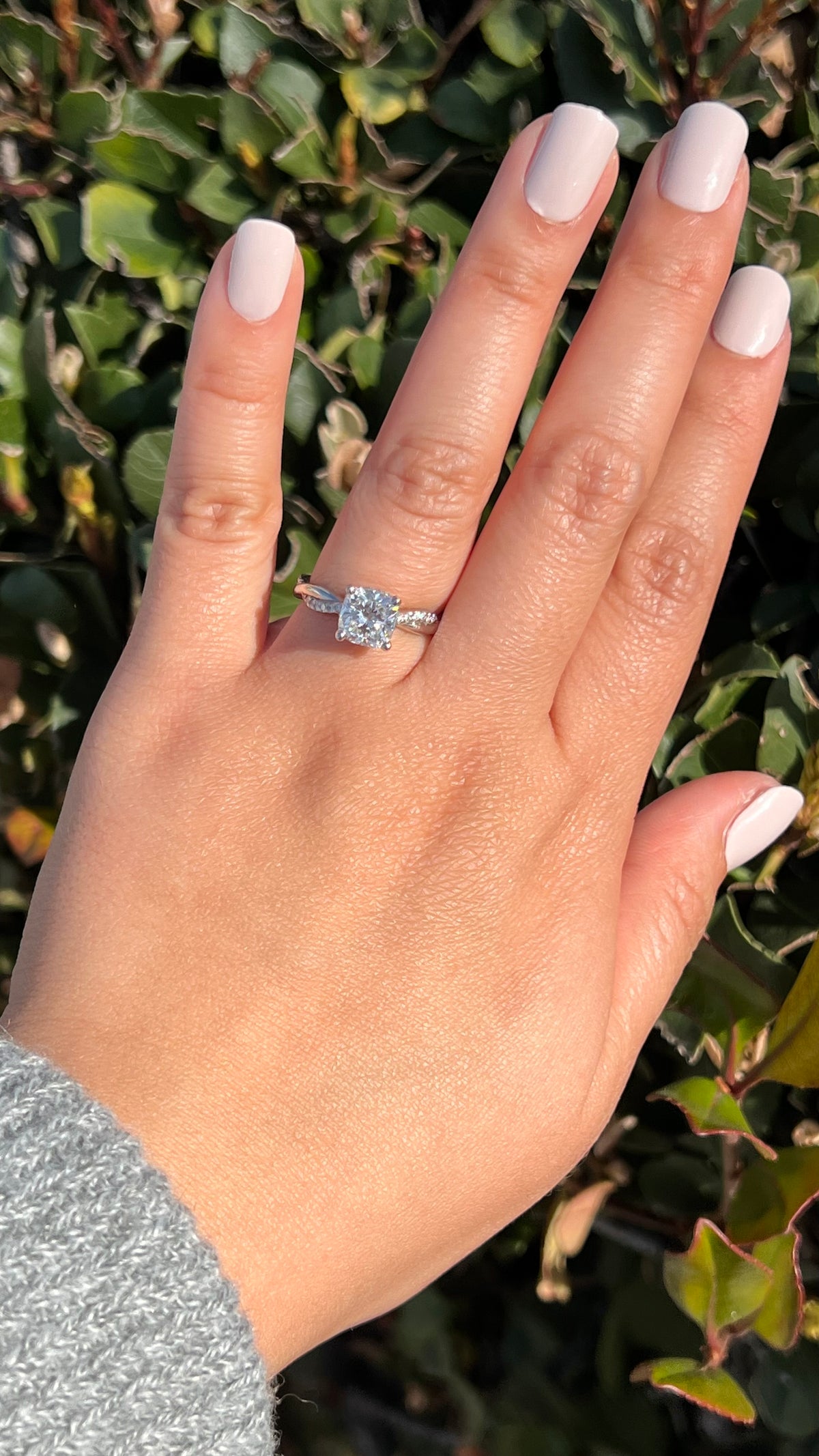 Leah 2.01ct F-VS1 Cushion Cut Lab Grown Diamond Engagement Ring 14K Gold