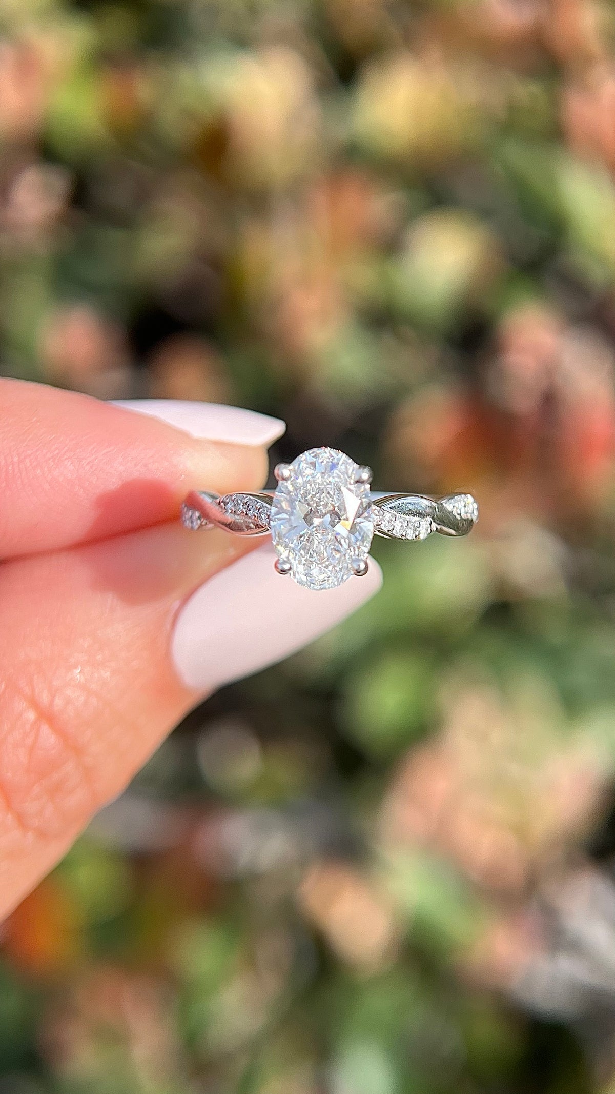 Lena 1.58ct E-VS1 Oval Cut Lab Grown Diamond Engagement Ring 14K Gold