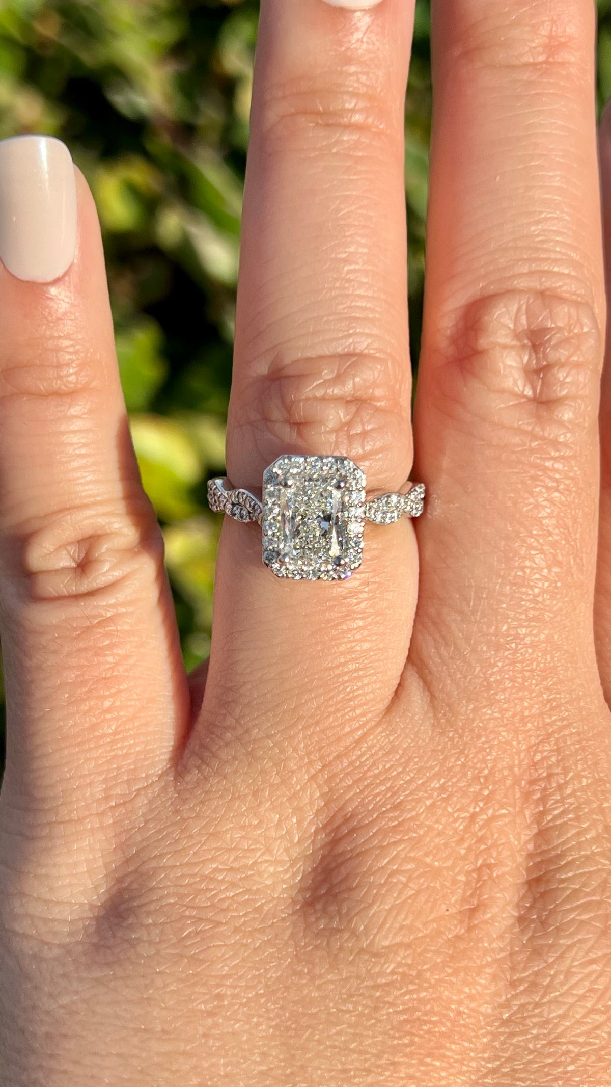 Linda 1.51ct E-VS1 Radiant Cut Lab Grown Diamond Engagement Ring 14K Gold