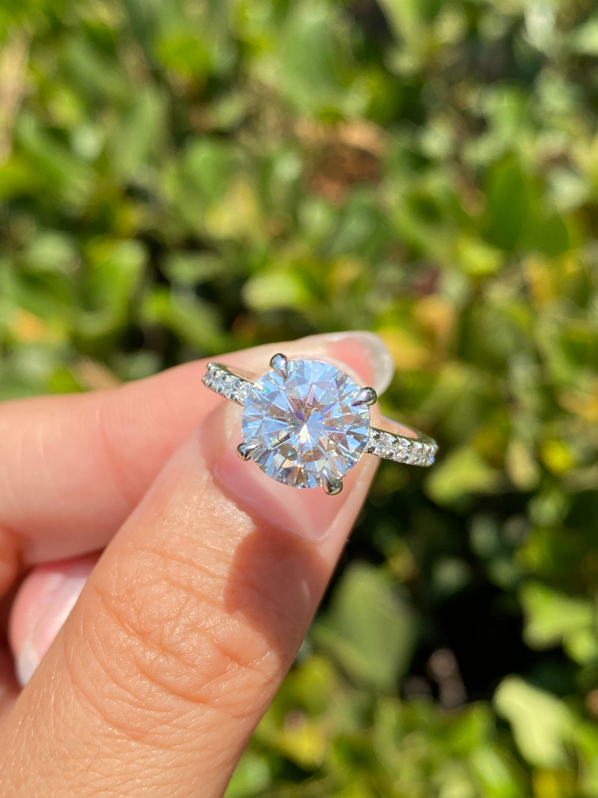 7.5mm (1.50ct) Katie ForeverOne Round Moissanite Four Prong Diamond Underhalo Engagement Ring 14K Gold MOENG071