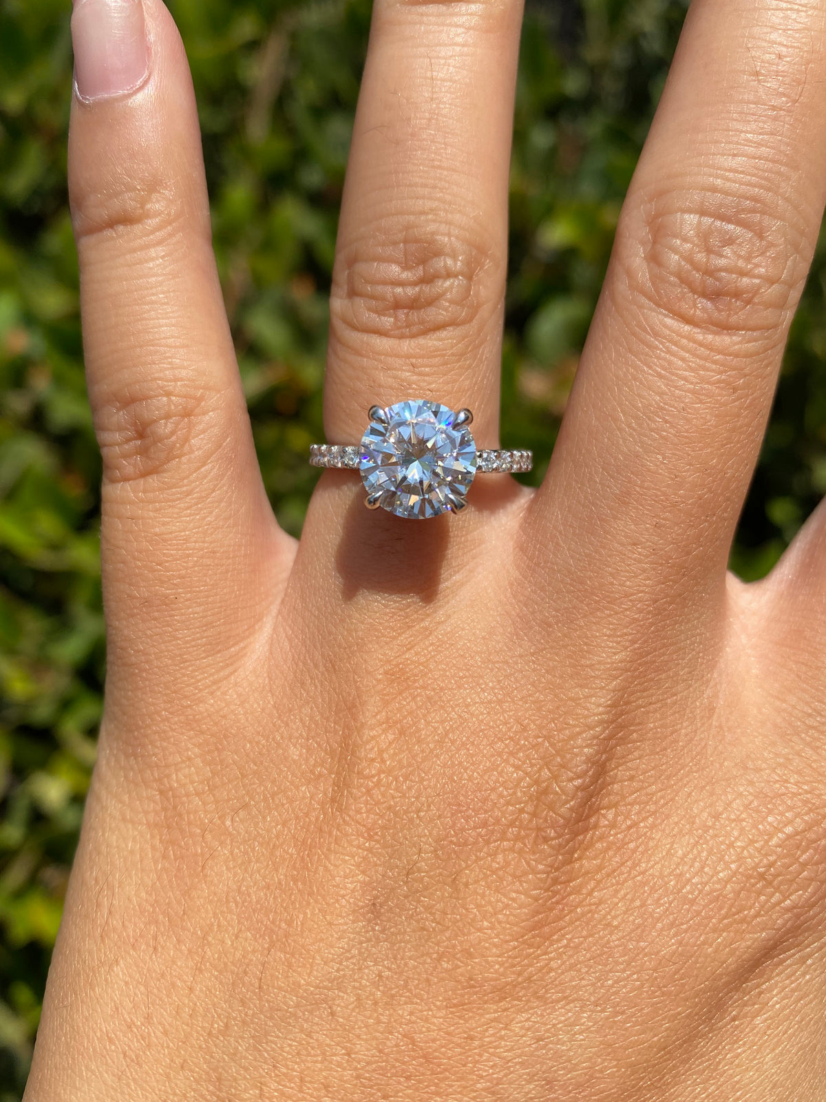 7.5mm (1.50ct) Katie ForeverOne Round Moissanite Four Prong Diamond Underhalo Engagement Ring 14K Gold MOENG071