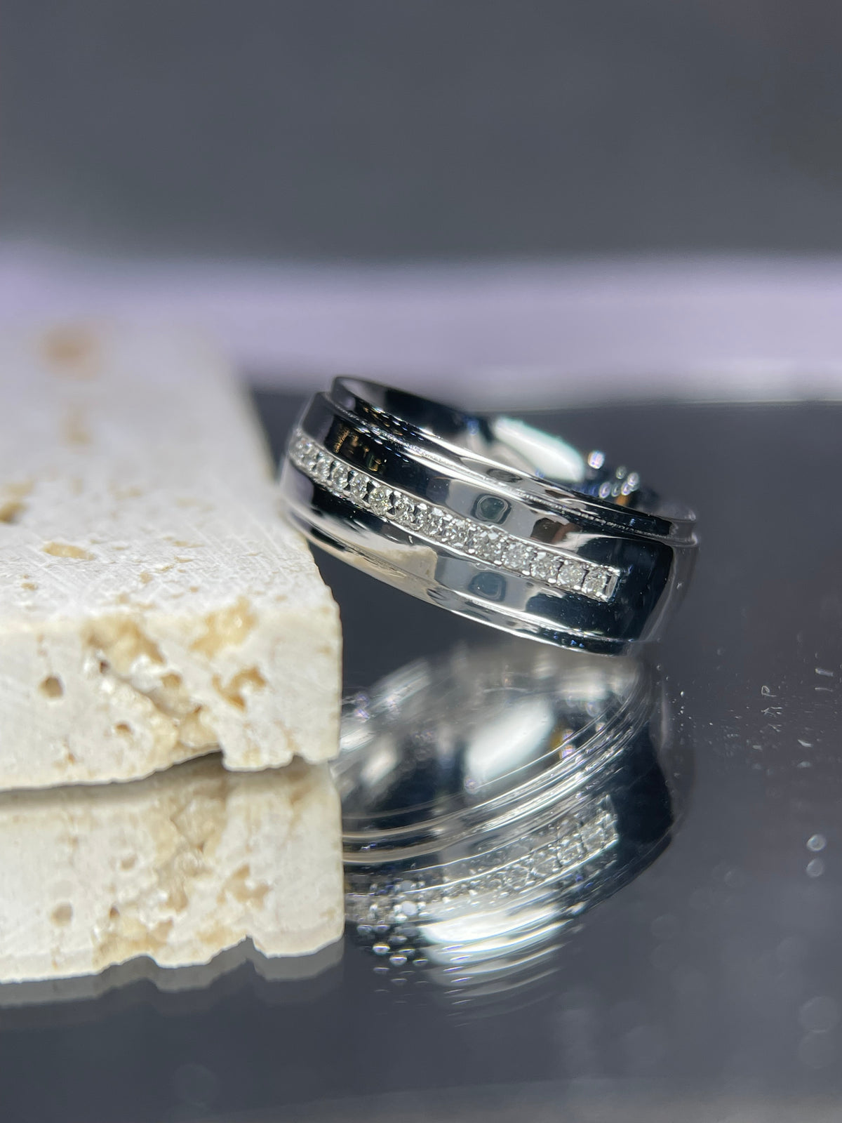 0.35ct Polished Centered Diamond Wedding Band 14K Gold MR024