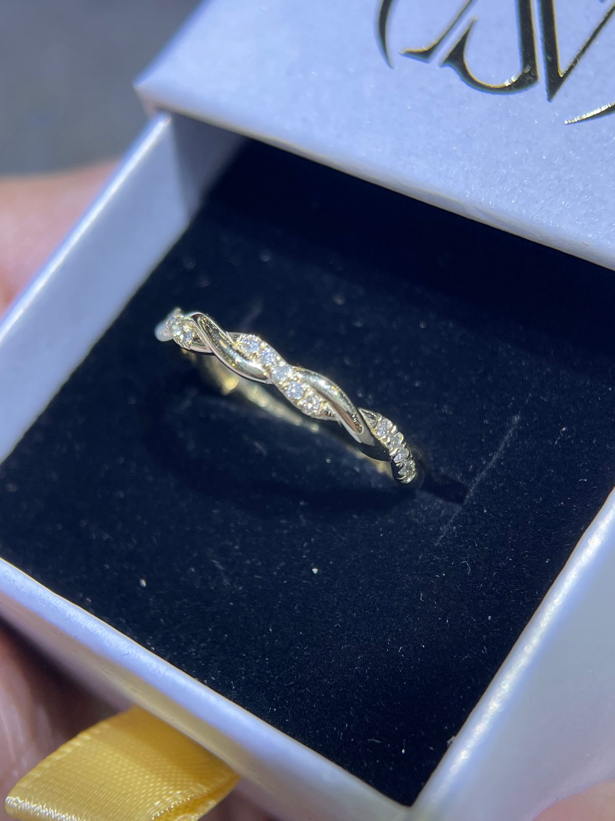 0.20ct Donna Half Diamond Twist Band 14K Gold BAN134