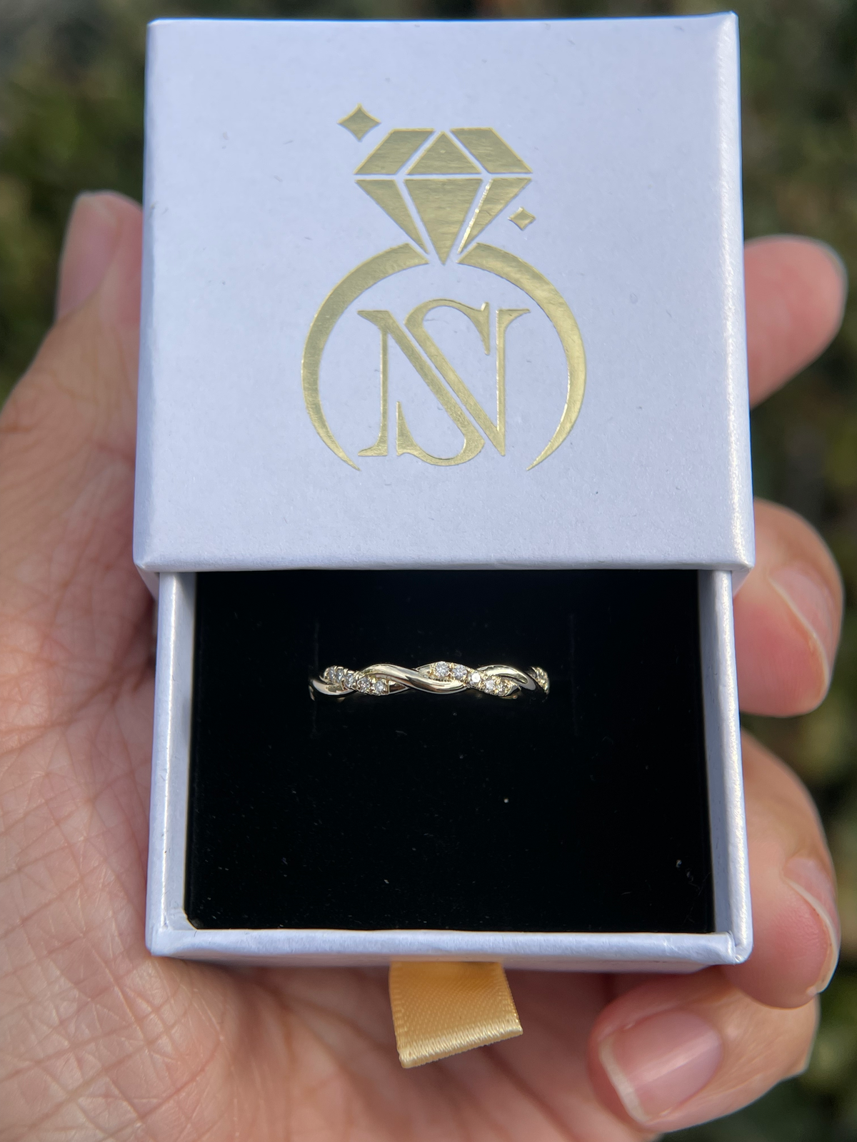 0.20ct Donna Half Diamond Twist Band 14K Gold BAN134