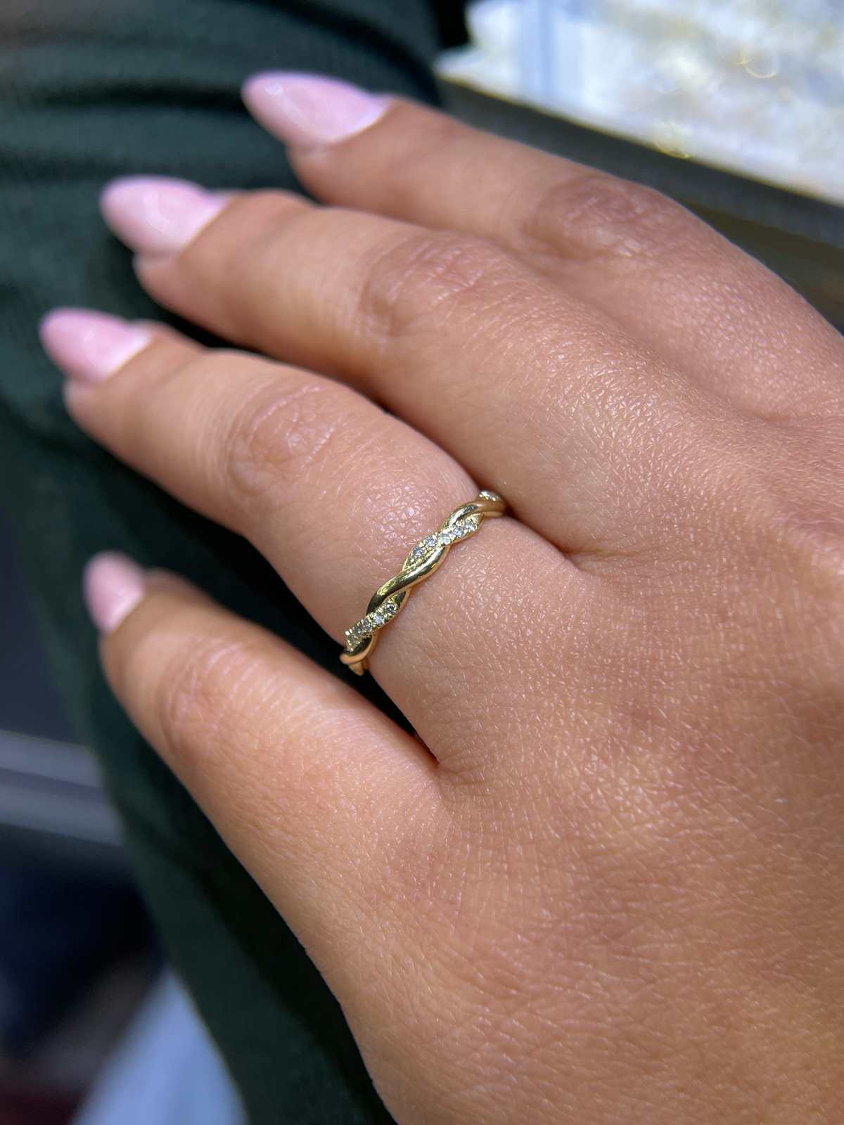 0.20ct Donna Half Diamond Twist Band 14K Gold BAN134