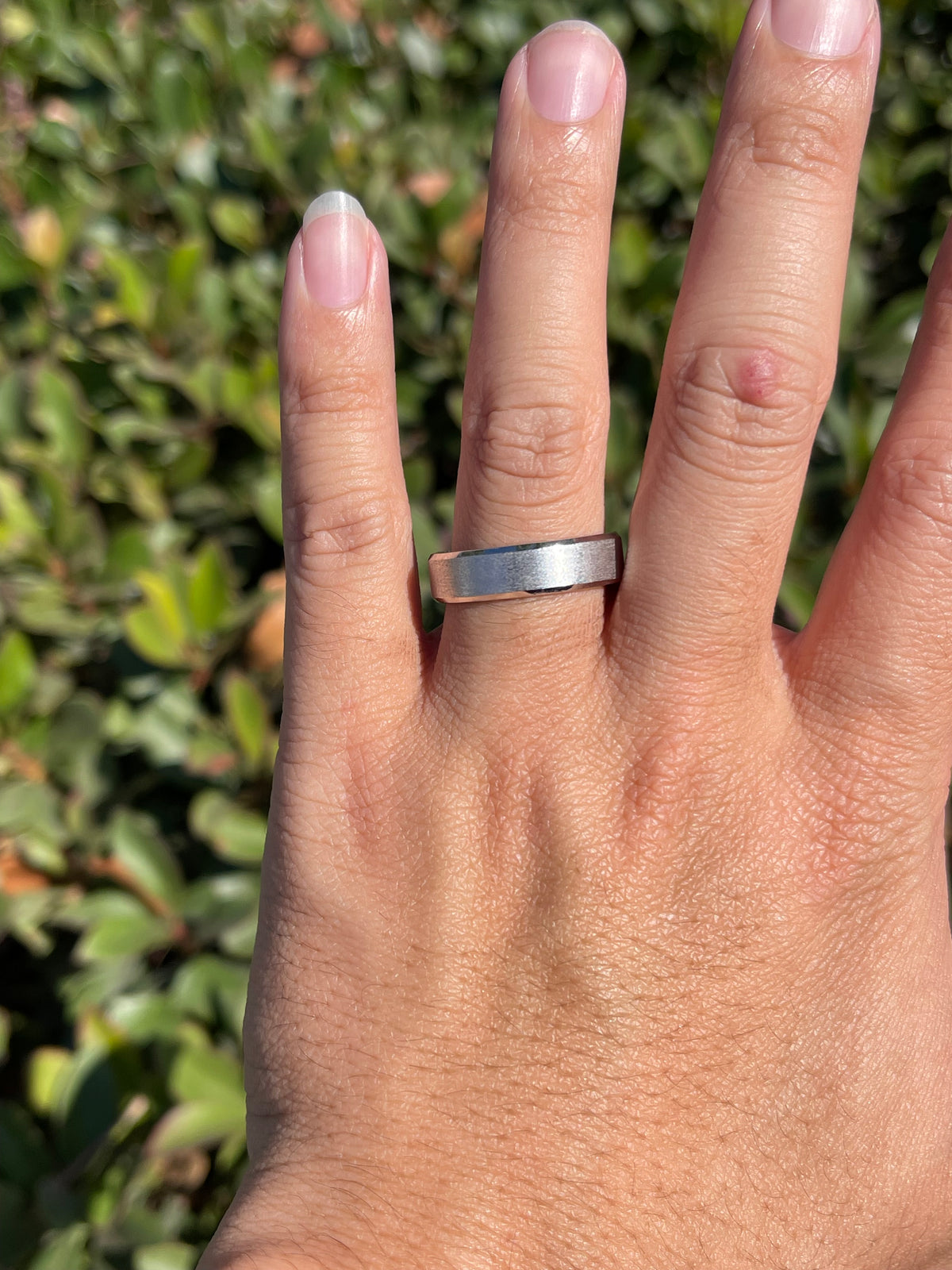 Men&#39;s Comfort Fit 7mm Brushed 14K Solid Gold Wedding Band MR006