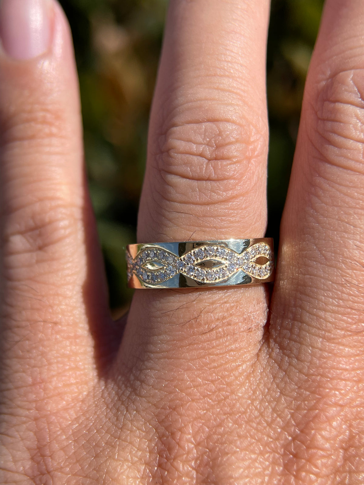 Men&#39;s 0.90ct Infinity Twist Eternity Diamond Wedding Band 14K Gold MR011