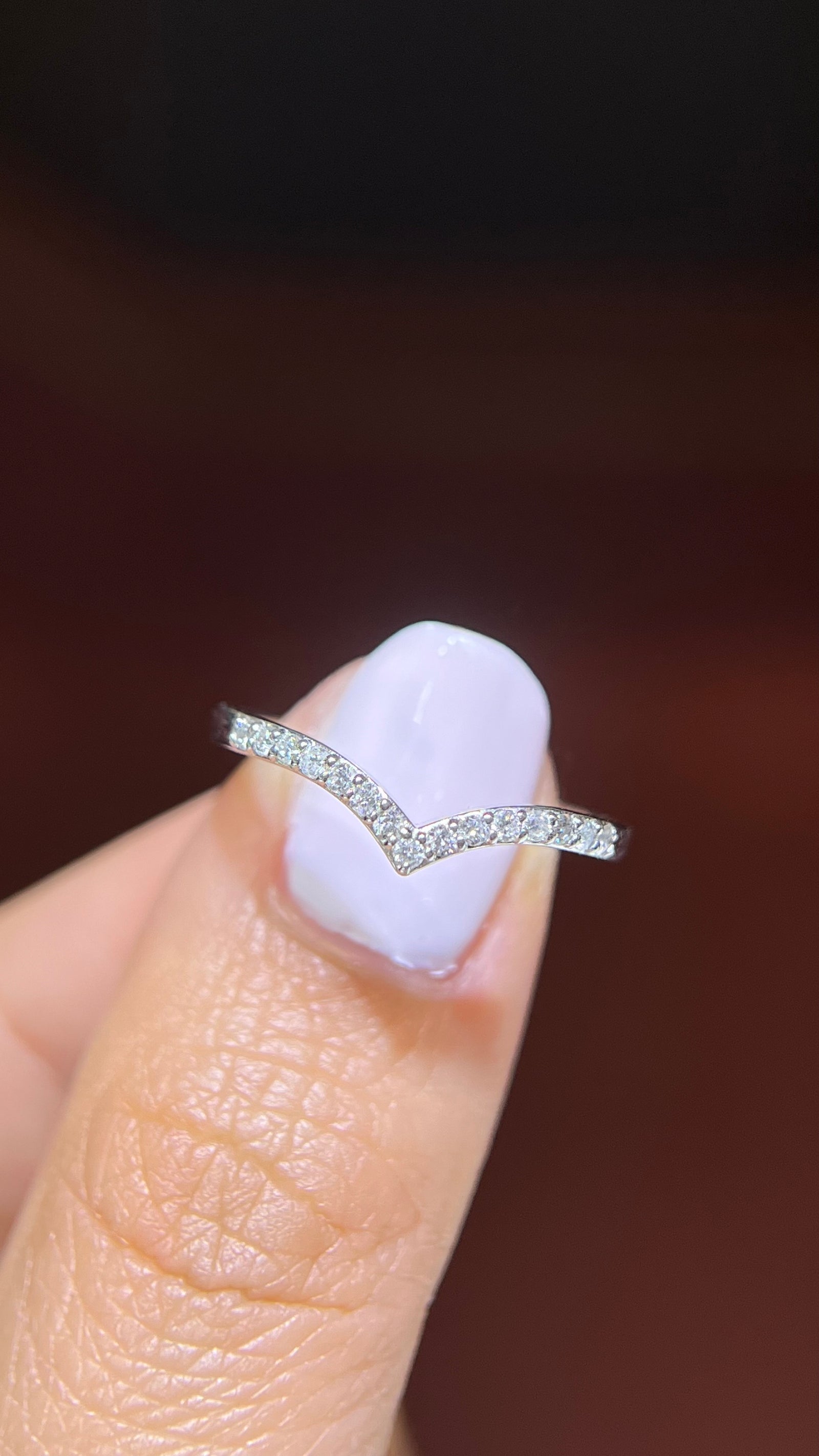 0.20ct Chevron Diamond Wedding Band 14K Gold BAN122