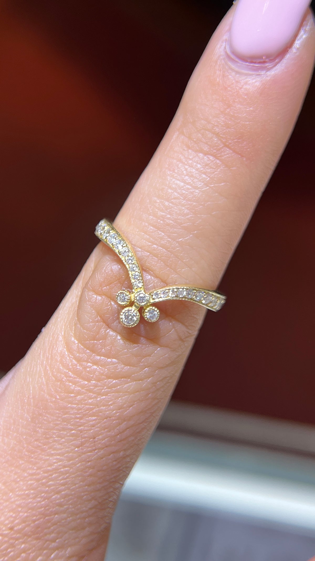 Compass Round Milgrain Diamond Chevron Band 14K Gold BAN174