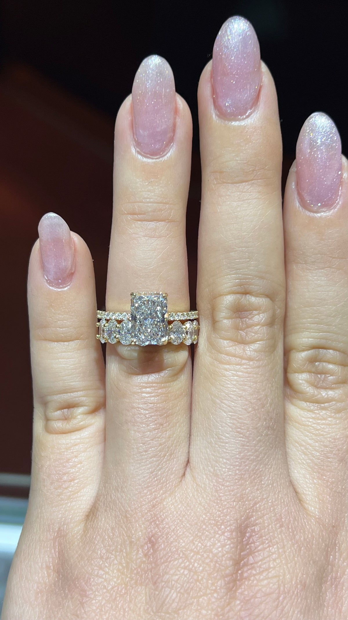 Oval Diamond Shared Prong Gold Band 14K Gold BAN197