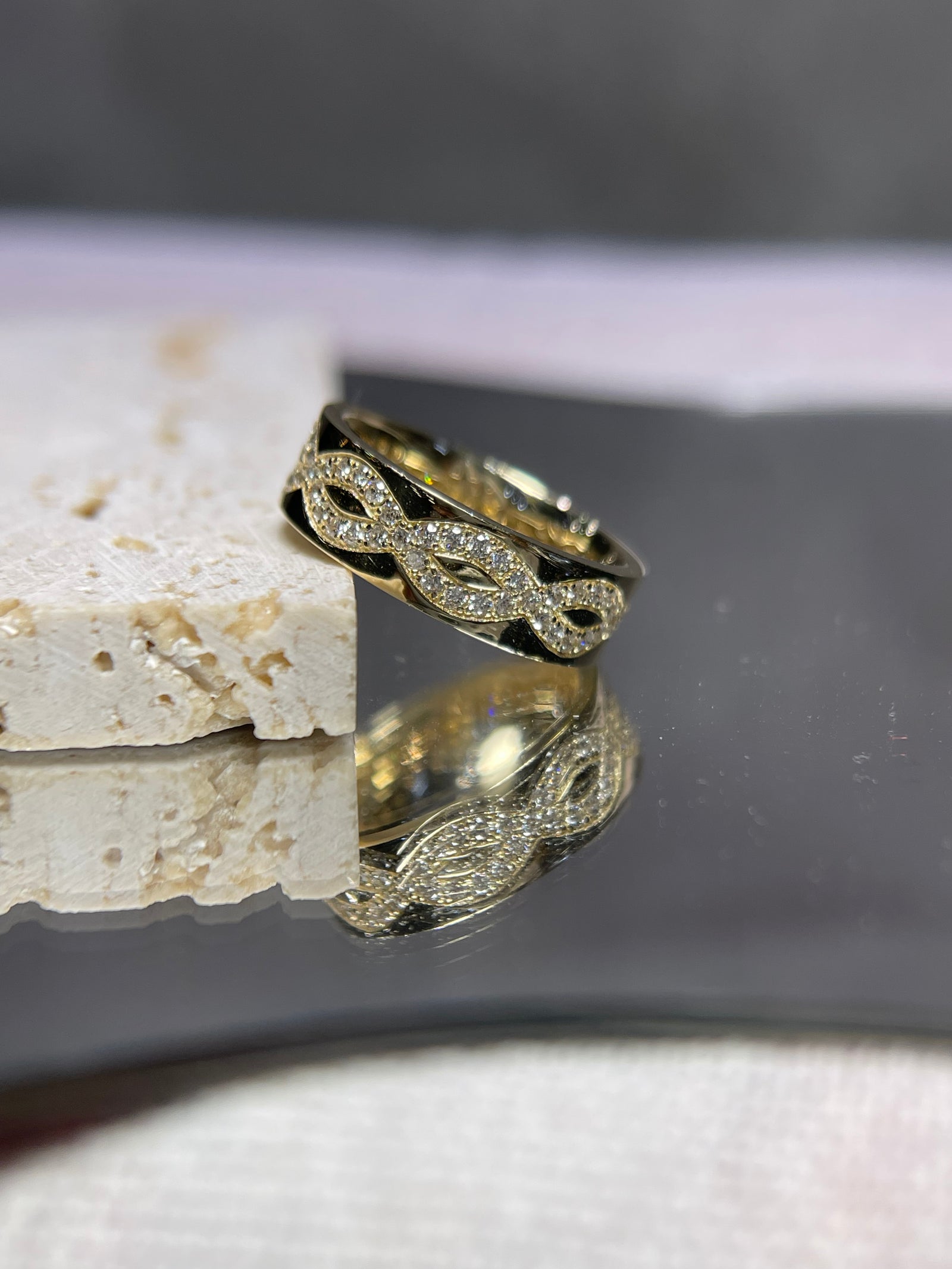 Men's 0.90ct Infinity Twist Eternity Diamond Wedding Band 14K Gold MR011