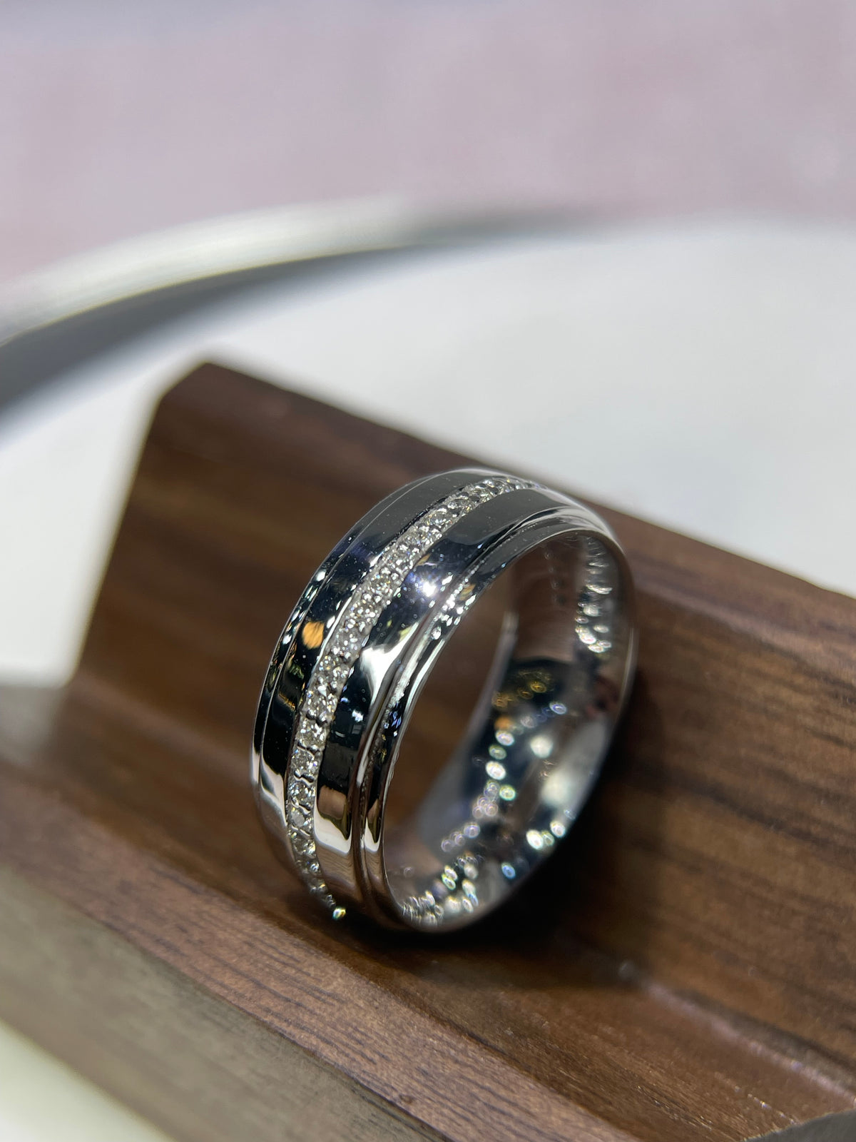 0.35ct Polished Centered Diamond Wedding Band 14K Gold MR024