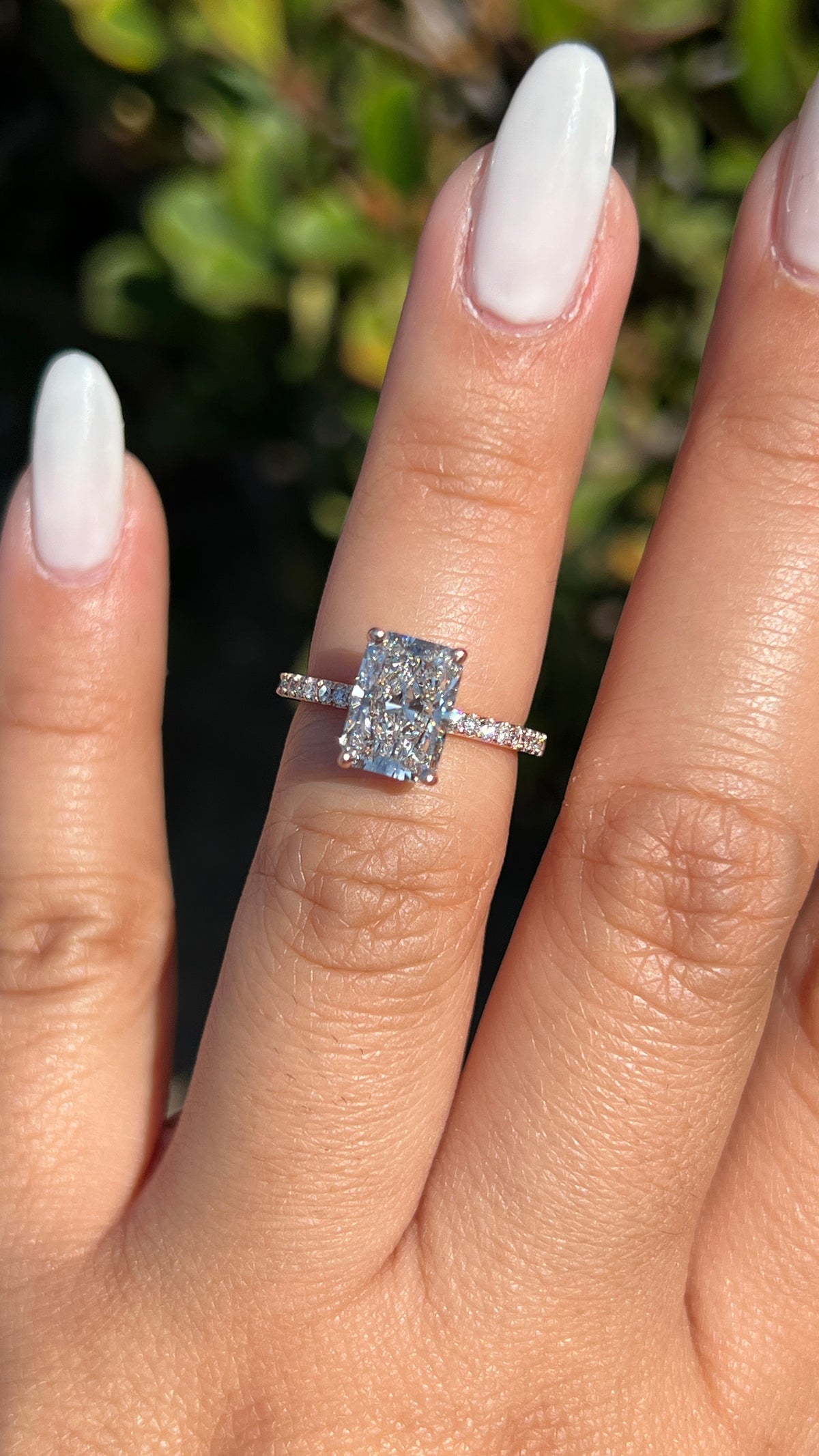 Jada 2.26ct E-VS1 Radiant Cut Lab Grown Diamond Engagement Ring 14K Gold