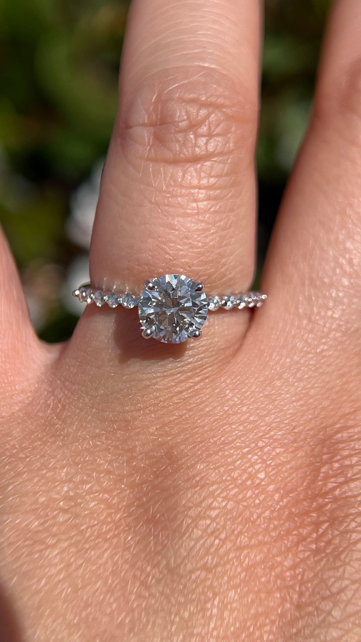 Iris 2.06ct E-VS1 Round Cut Lab Grown Diamond Engagement Ring 14K Gold