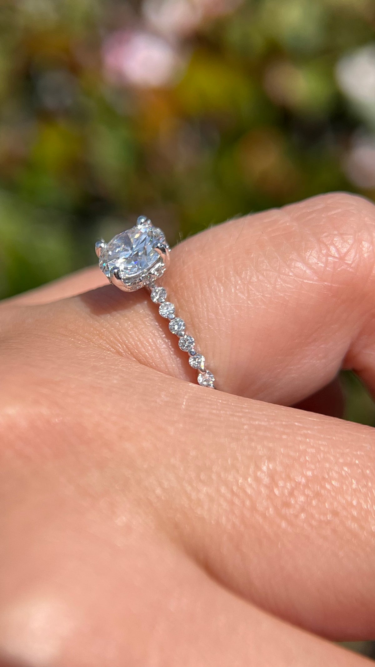 Iris 2.06ct E-VS1 Round Cut Lab Grown Diamond Engagement Ring 14K Gold