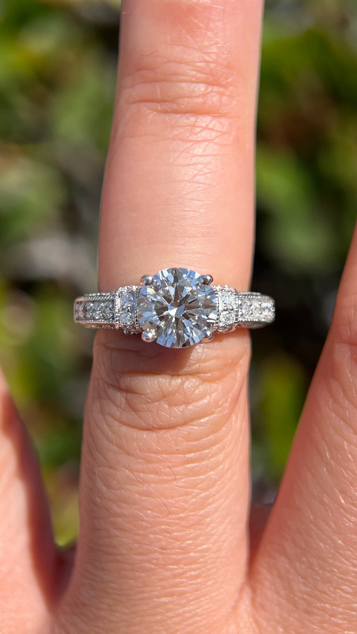 Kari 2.06ct E-VS1 Round Cut Lab Grown Diamond Engagement Ring 14K Gold