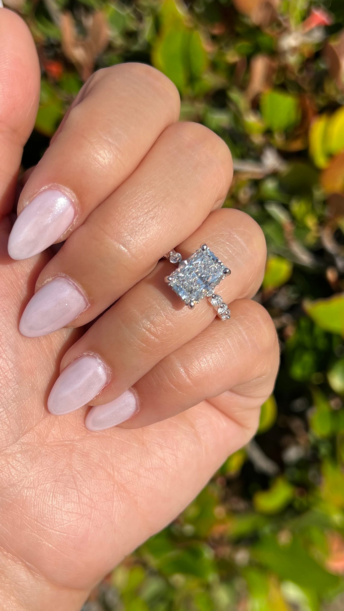 Isa 3.09ct E-VS1 Radiant Cut Lab Grown Diamond Engagement Ring 14K Gold