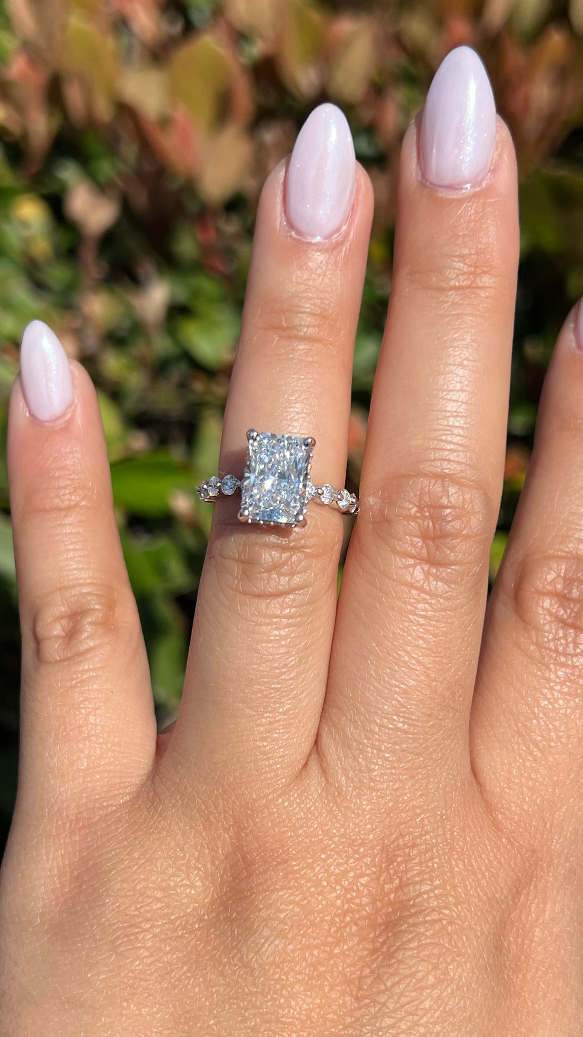 Isa 3.09ct E-VS1 Radiant Cut Lab Grown Diamond Engagement Ring 14K Gold