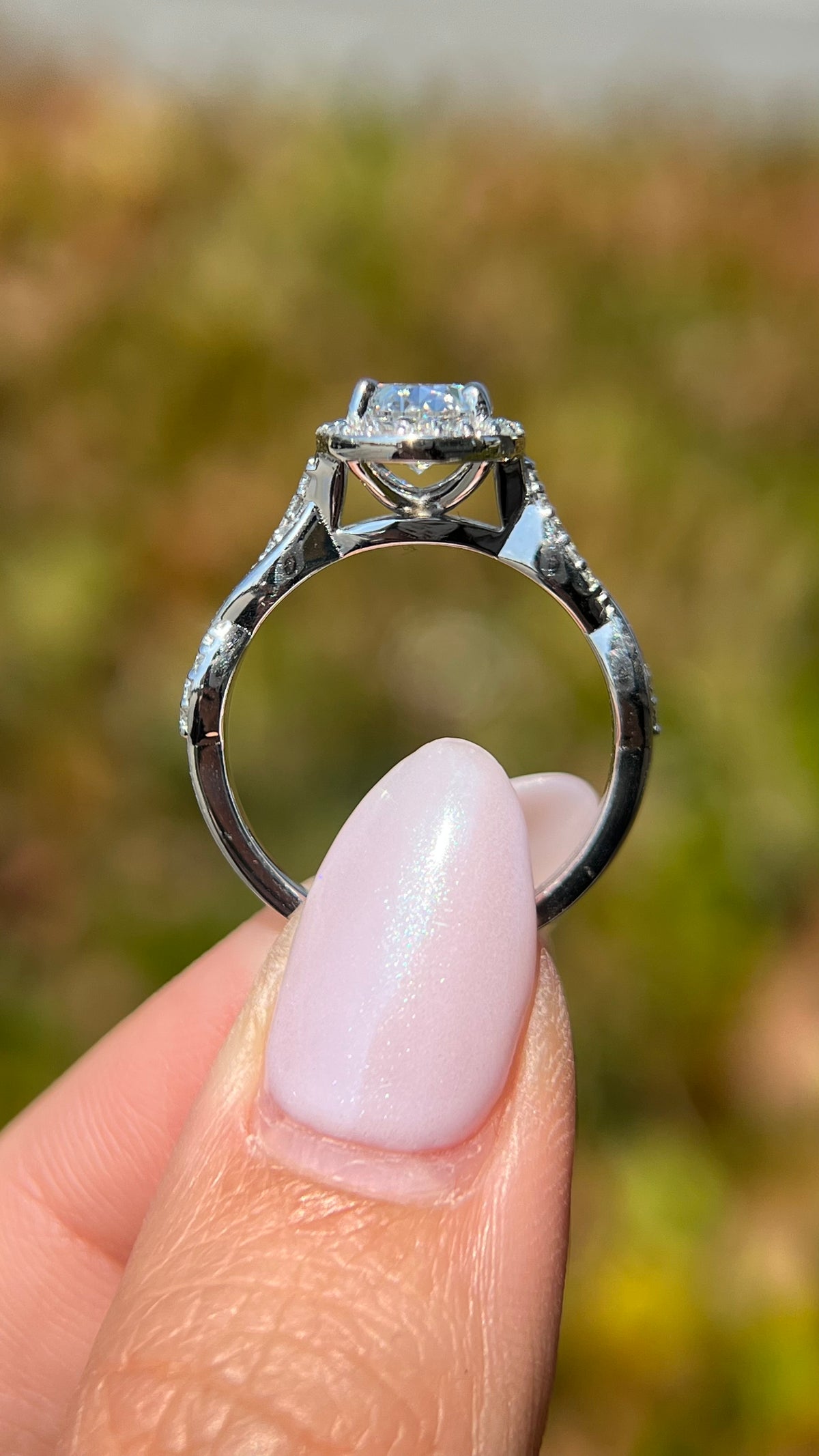 Lena Halo 1.58ct E-VS1 Oval Cut Lab Grown Diamond Engagement Ring 14K Gold