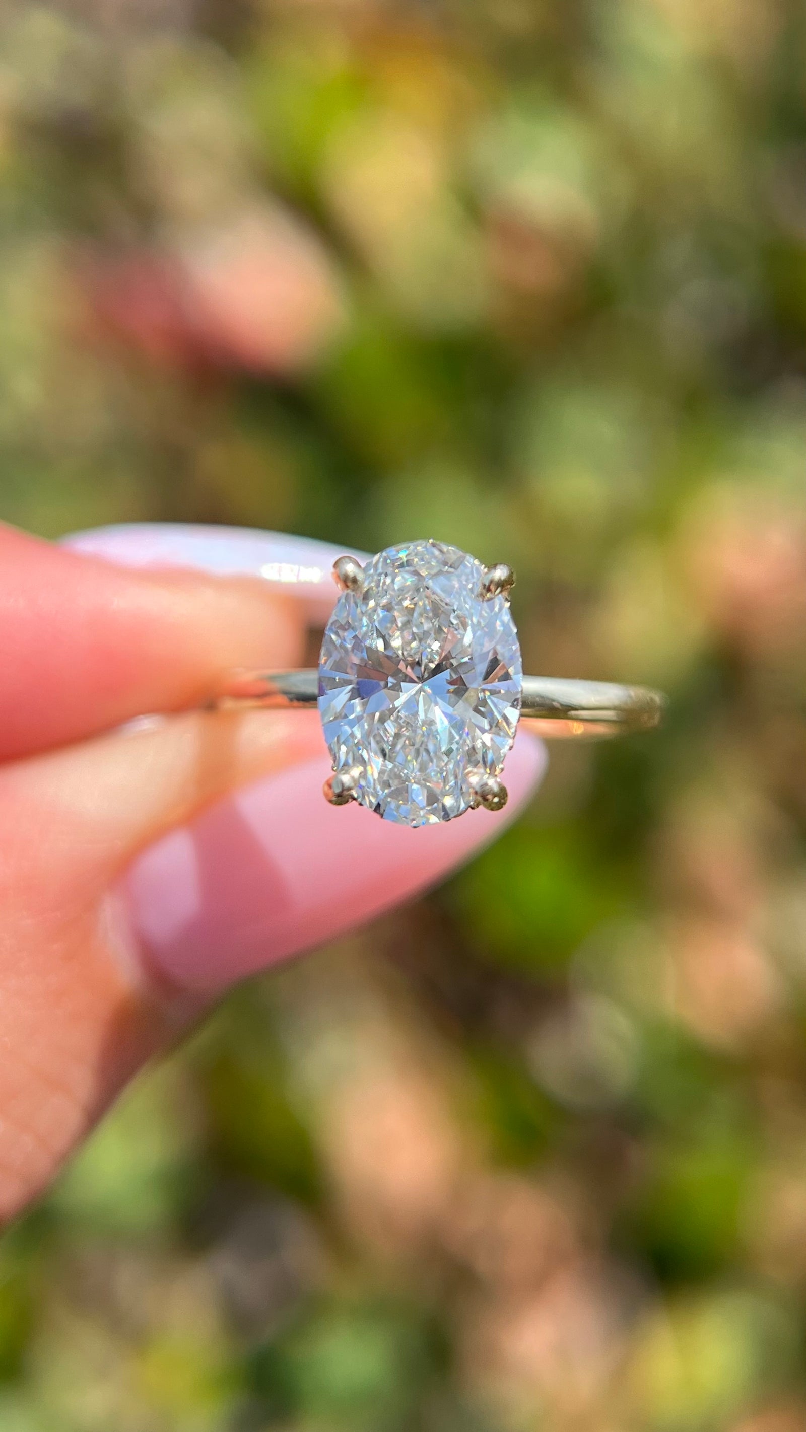 Evie 2.50ct E-VS1 Oval Cut Lab Grown Diamond Engagement Ring 14K Gold