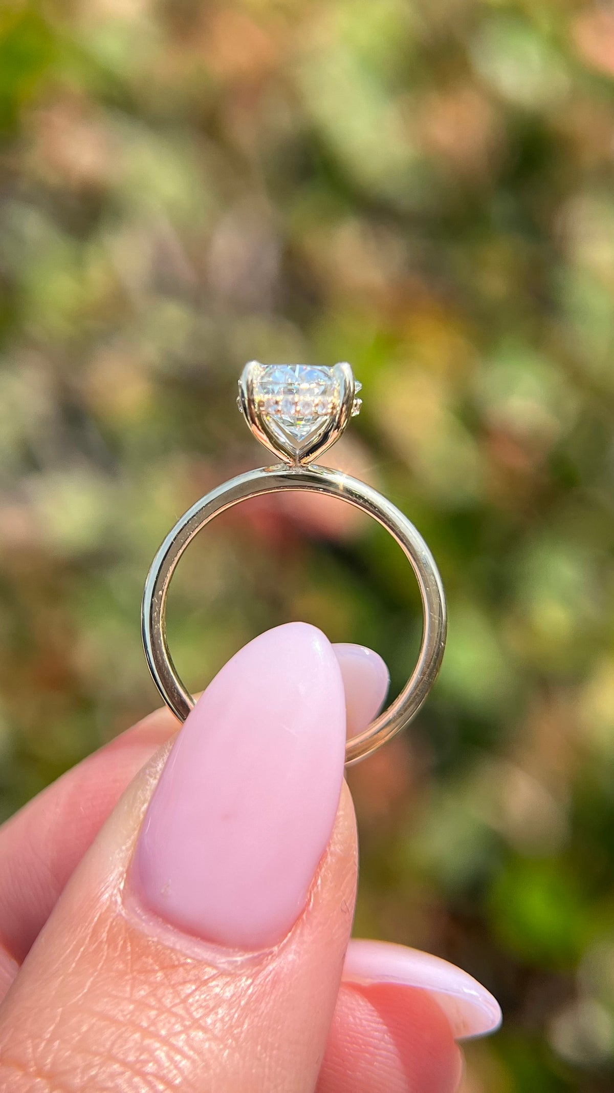 Evie 2.50ct E-VS1 Oval Cut Lab Grown Diamond Engagement Ring 14K Gold