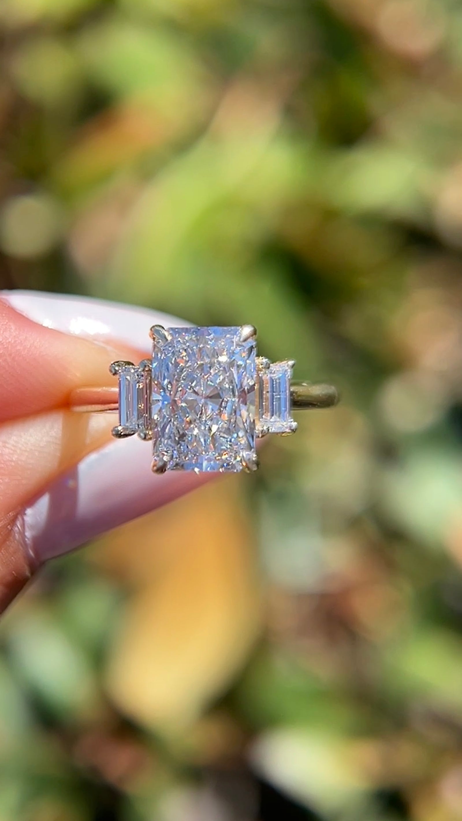 Amy 2.57ct E-VS1 Radiant Cut Lab Grown Diamond Engagement Ring 14K Gold