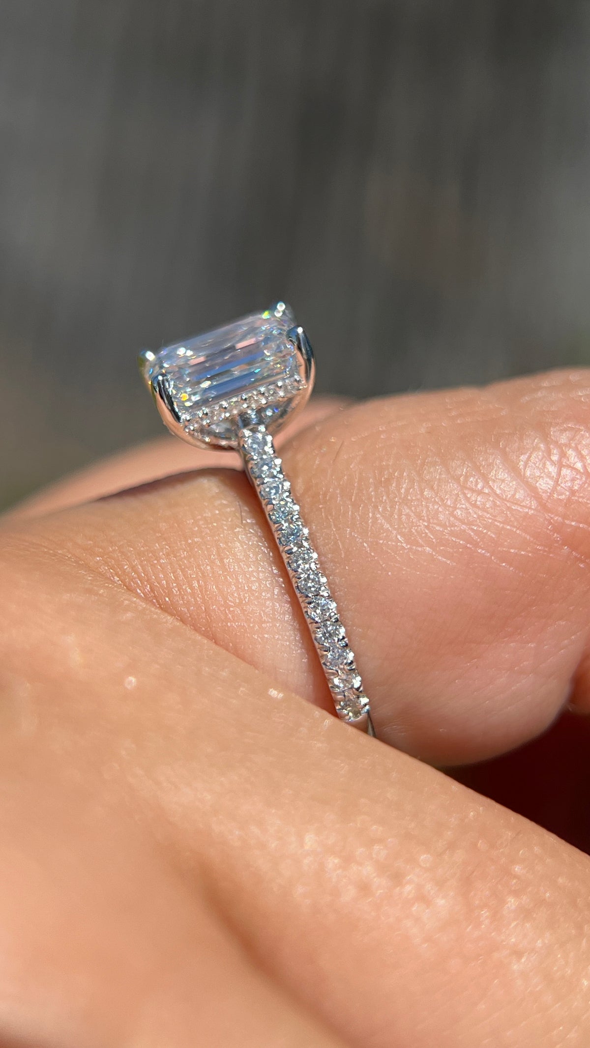 Jodi 2.16ct E-VS1 Emerald Cut Lab Grown Diamond Engagement Ring 14K Gold