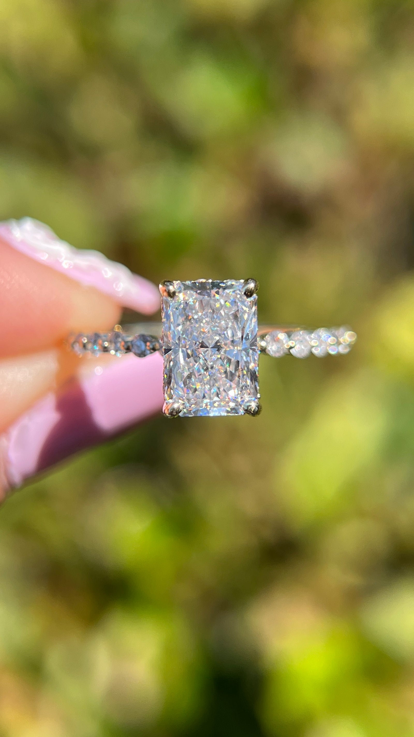 Iris 2.26ct E-VS1 Radiant Cut Lab Grown Diamond Engagement Ring 14K Gold