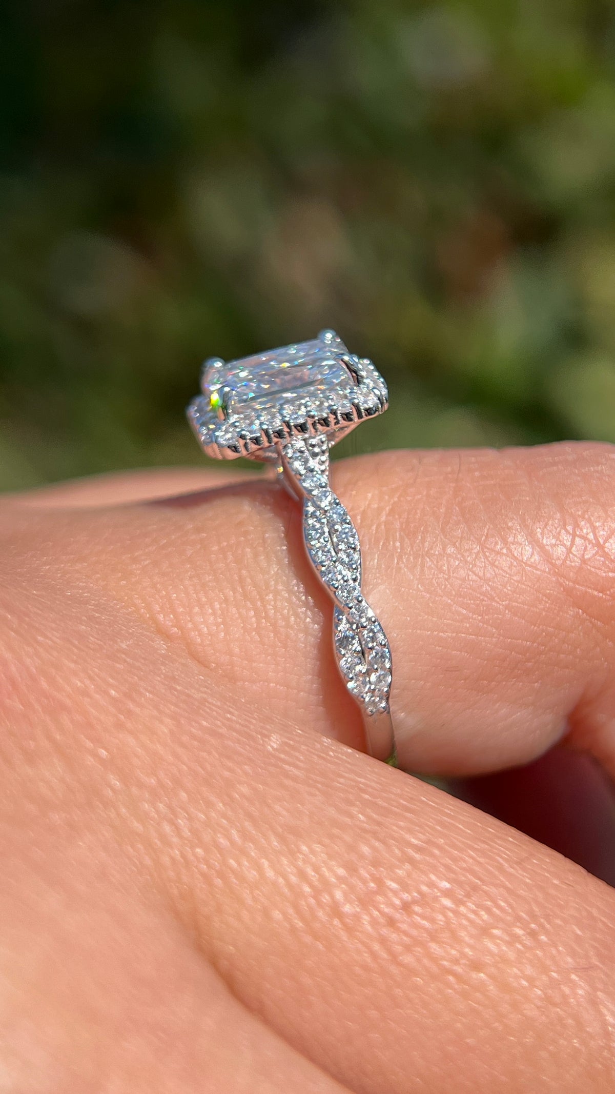 Linda 2.26ct E-VS1 Radiant Cut Lab Grown Diamond Engagement Ring 14K Gold