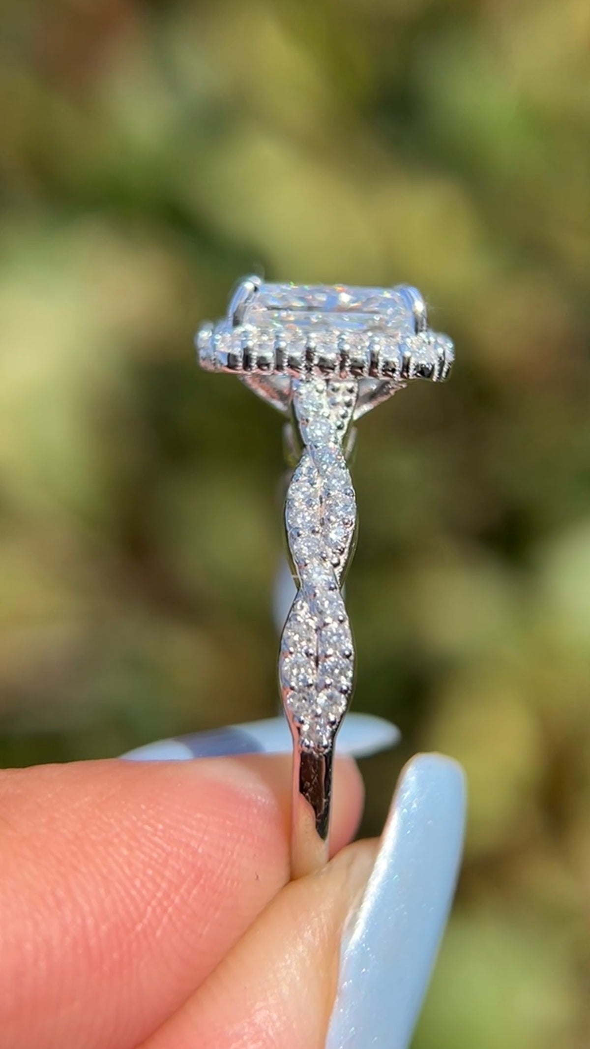 Linda 2.26ct E-VS1 Radiant Cut Lab Grown Diamond Engagement Ring 14K Gold