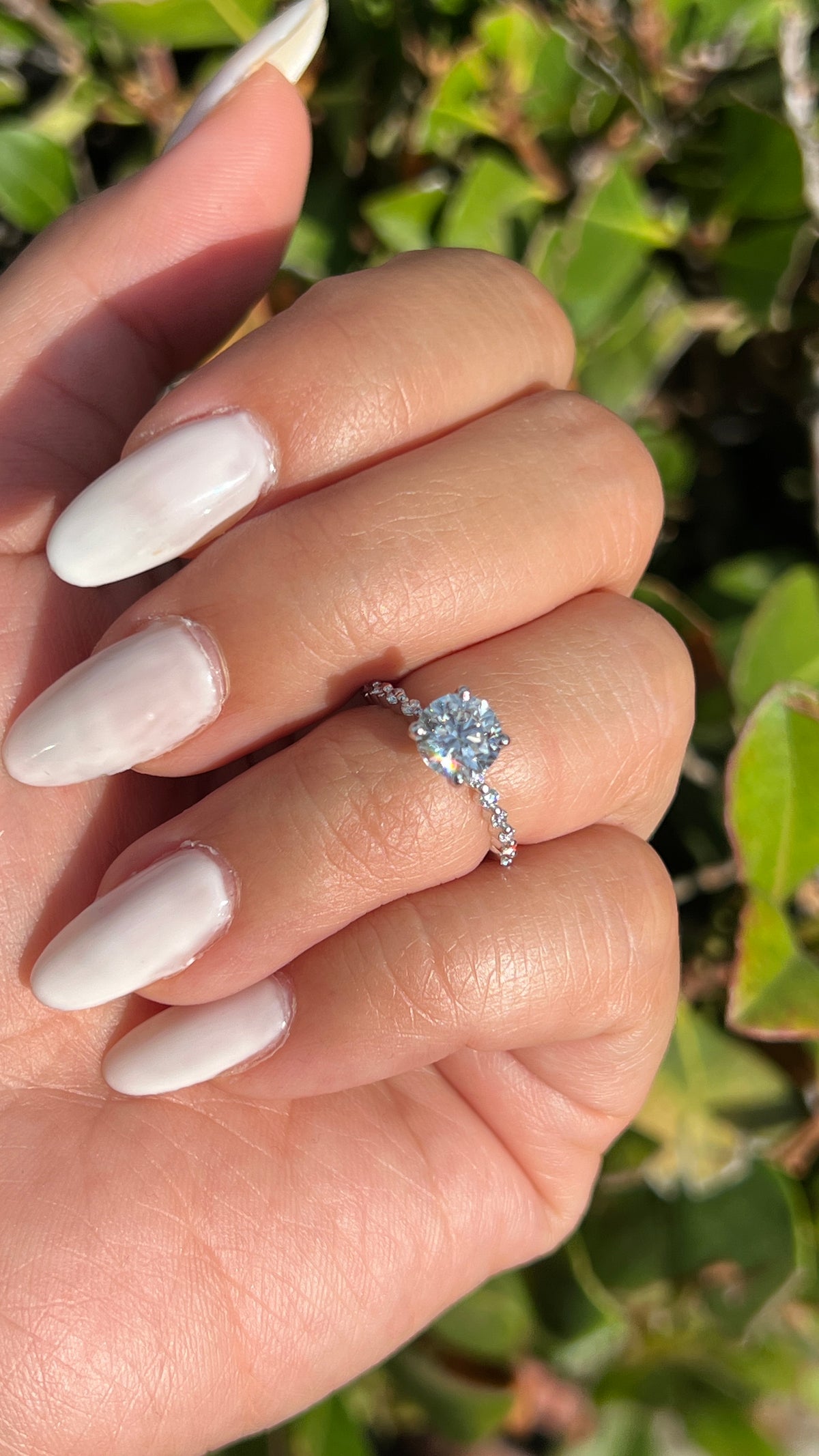 Iris 1.08ct E-VS1 Round Cut Lab Grown Diamond Engagement Ring 14K Gold